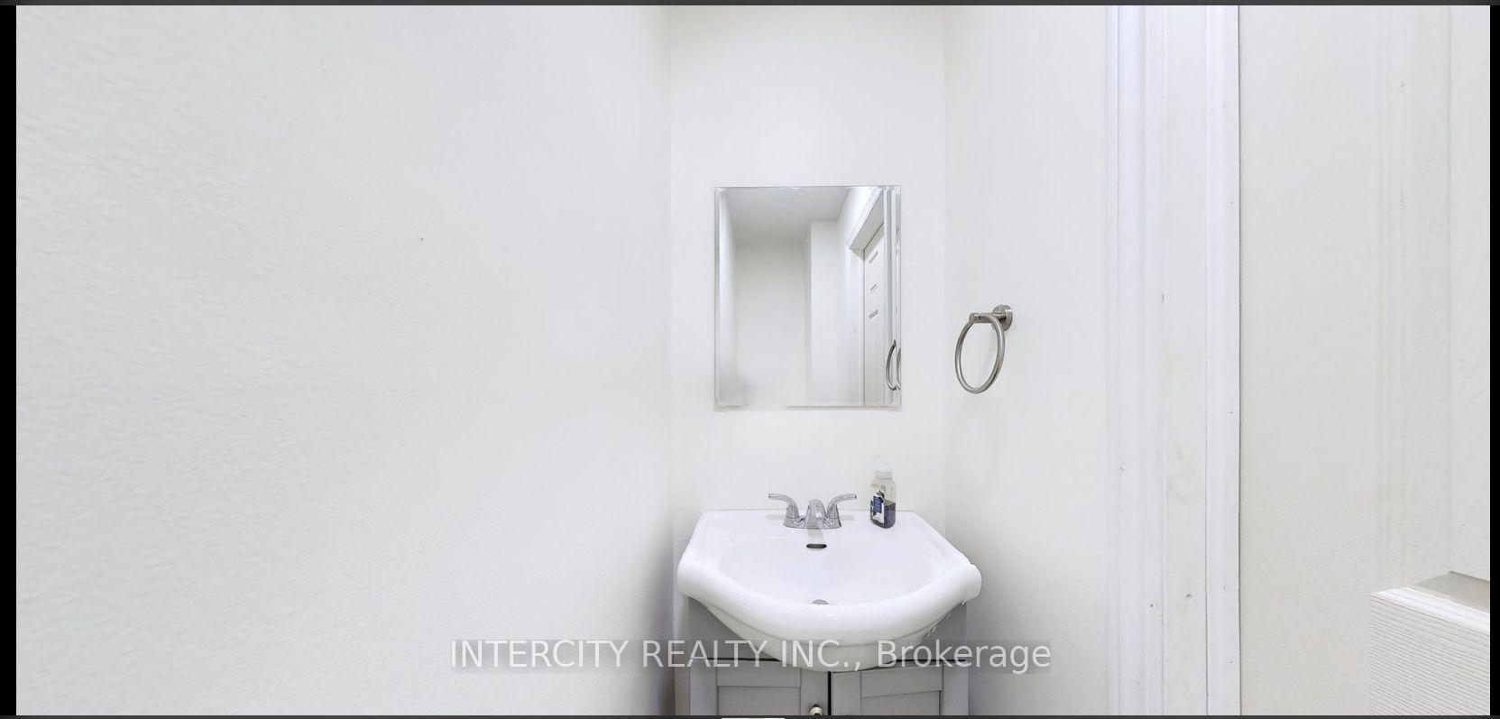 Photo 8 of Unit Unit C, 209 North Park Street, Belleville, Belleville Ward — HOMEH