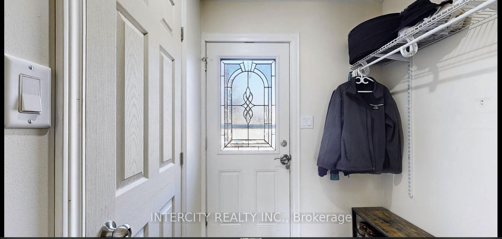 Photo 9 of Unit Unit C, 209 North Park Street, Belleville, Belleville Ward — HOMEH