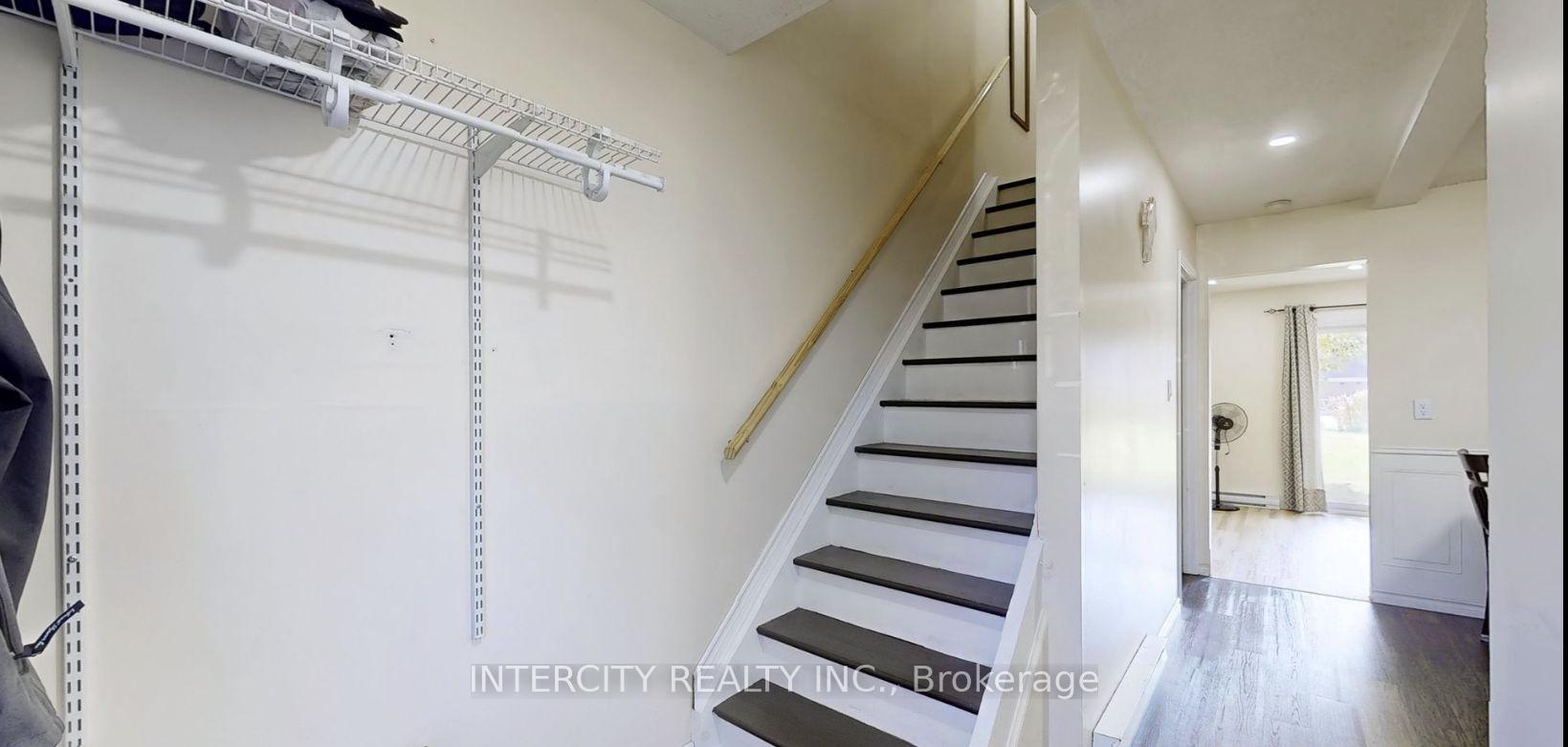 Photo 10 of Unit Unit C, 209 North Park Street, Belleville, Belleville Ward — HOMEH