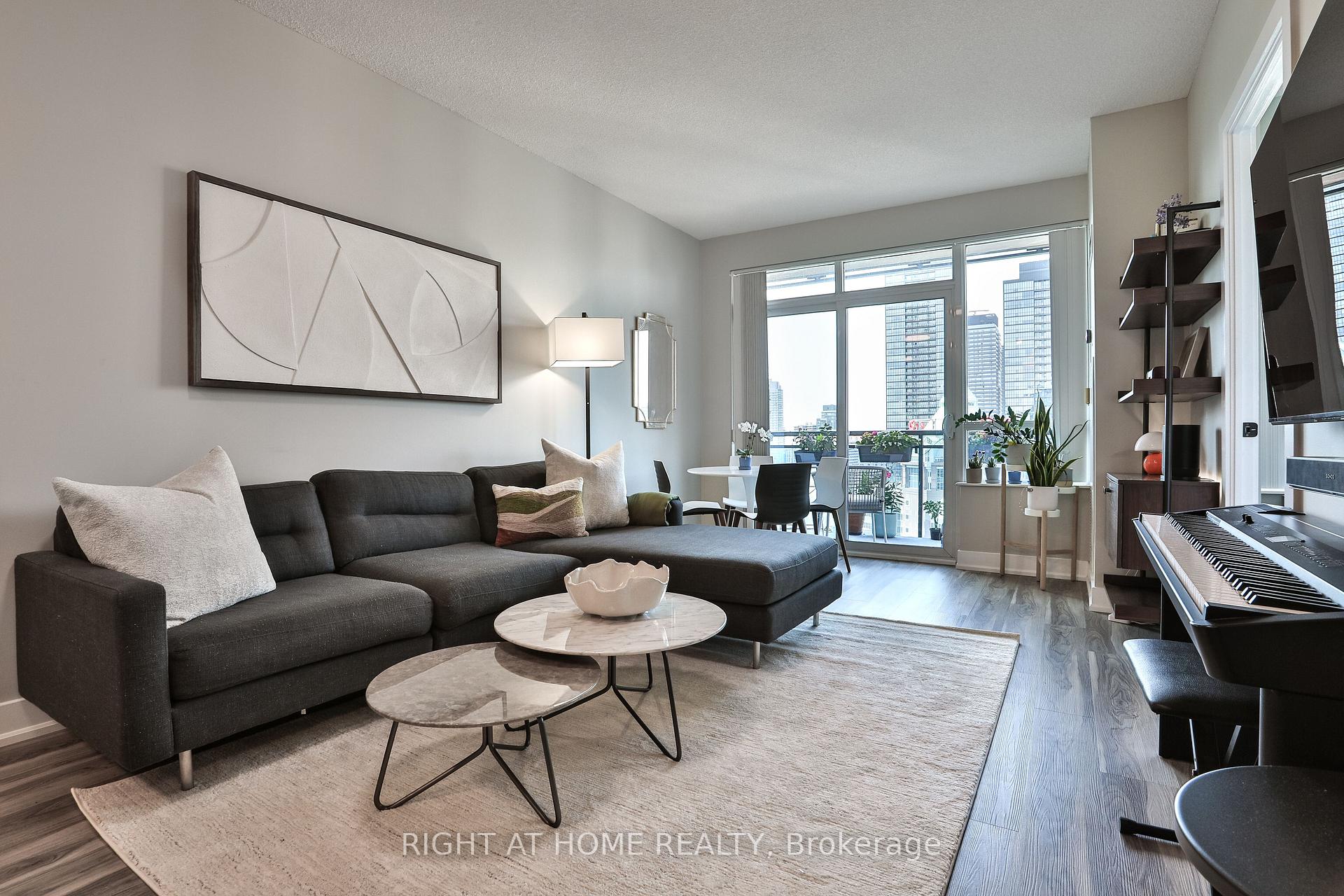 Photo 6 of Unit 2308, 28 Linden Street, Toronto, North St. James Town — HOMEH