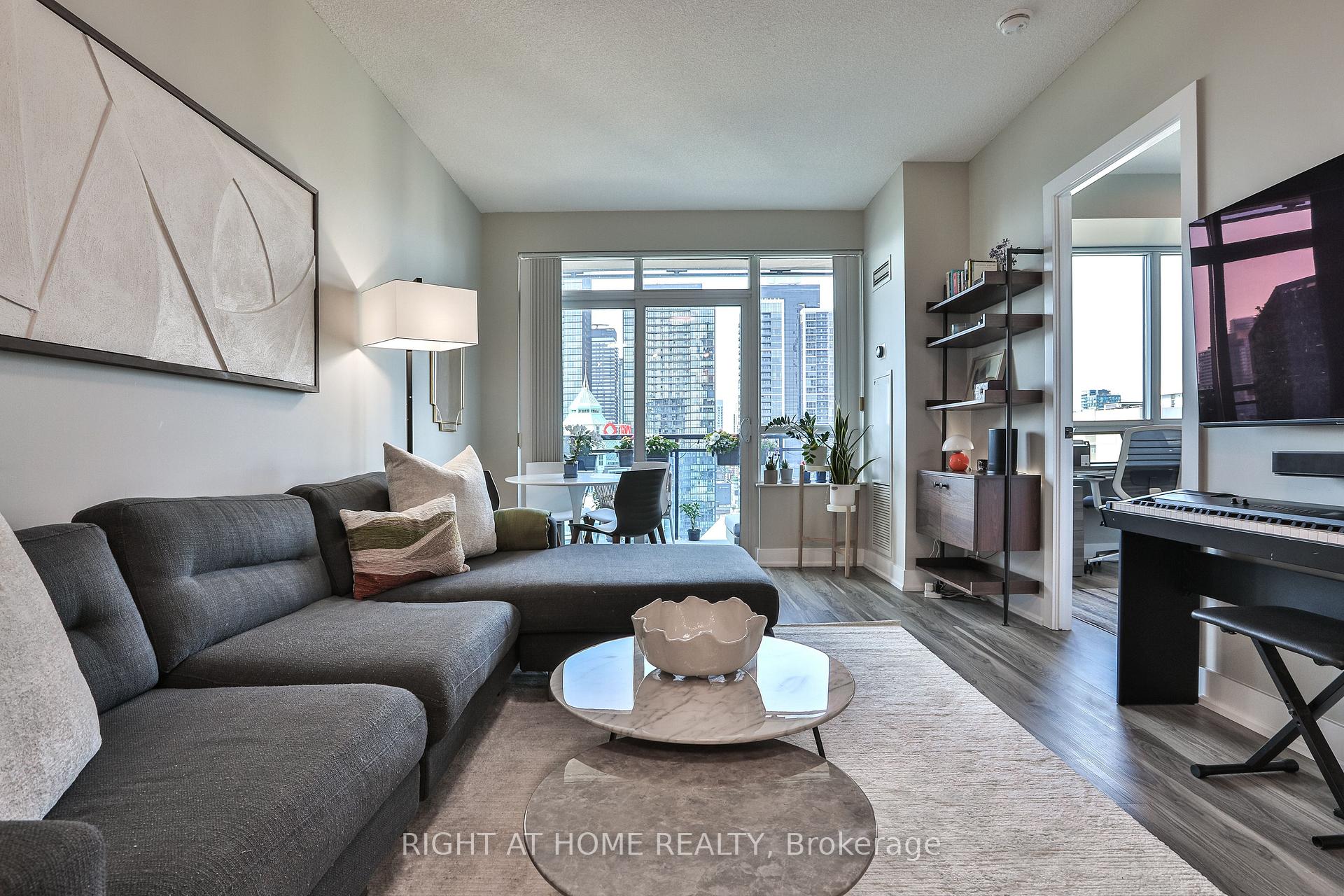 Photo 8 of Unit 2308, 28 Linden Street, Toronto, North St. James Town — HOMEH