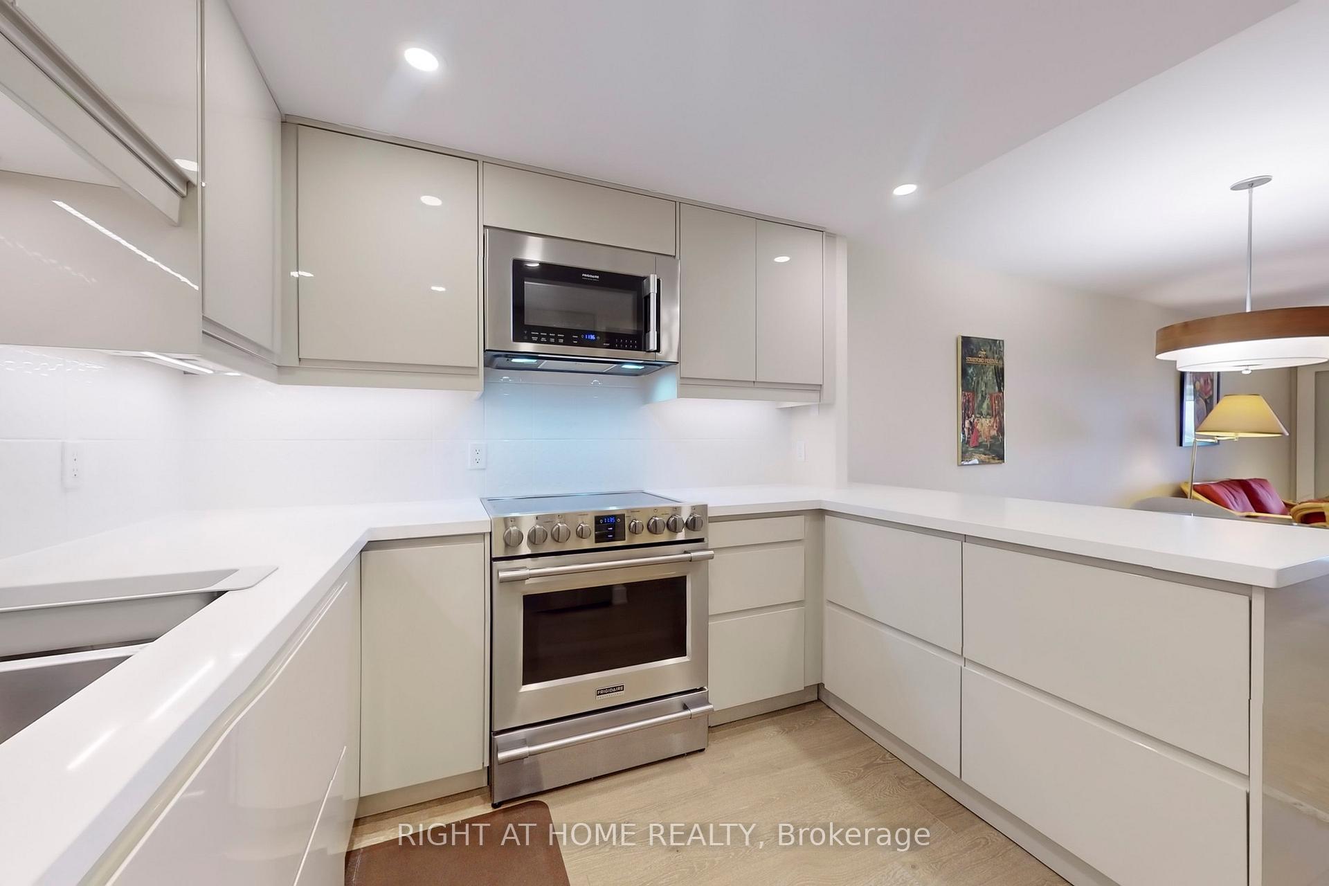 Photo 3 of Unit 2316, 25 The Esplanade, Toronto, Waterfront Communities — HOMEH