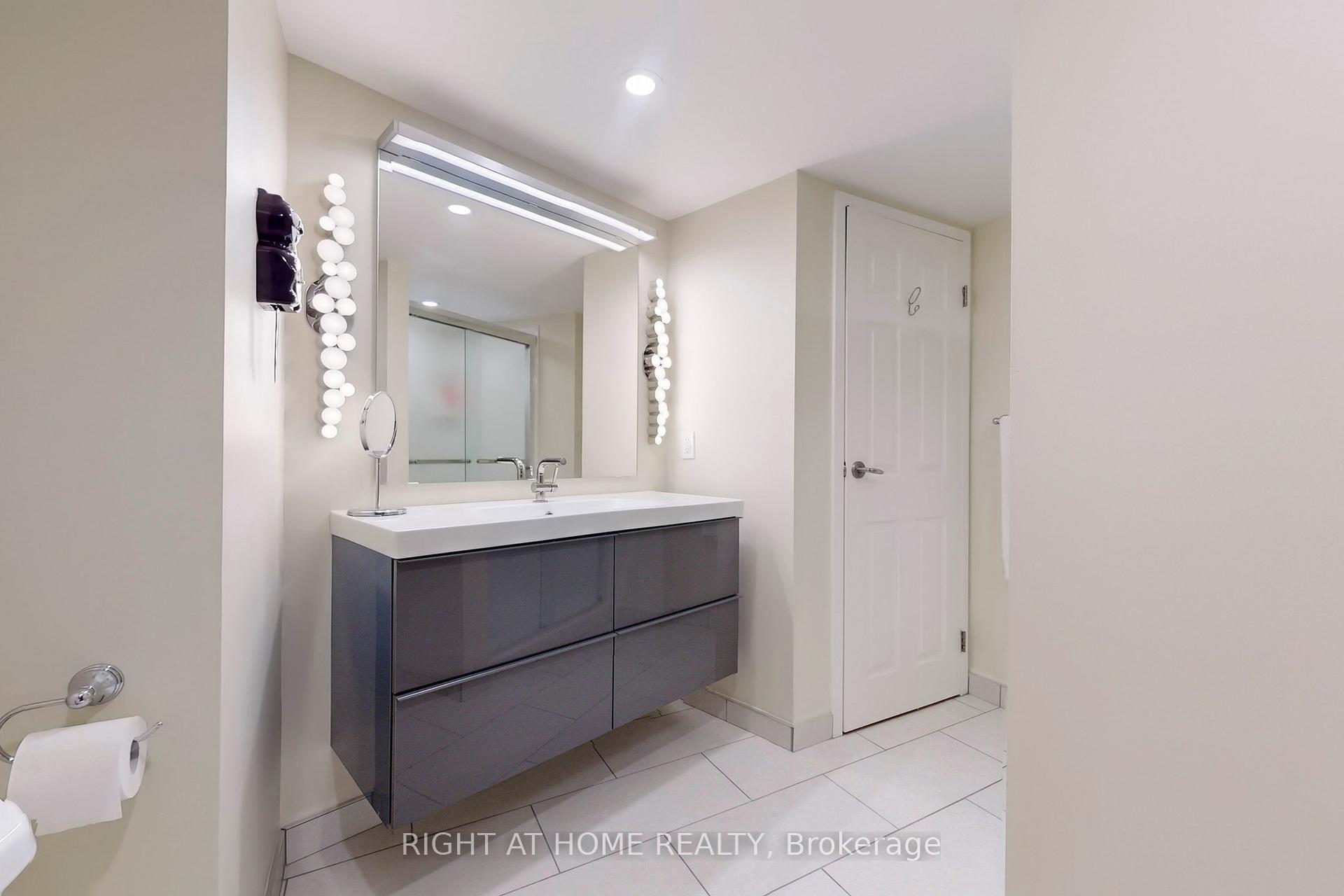 Photo 22 of Unit 2316, 25 The Esplanade, Toronto, Waterfront Communities — HOMEH