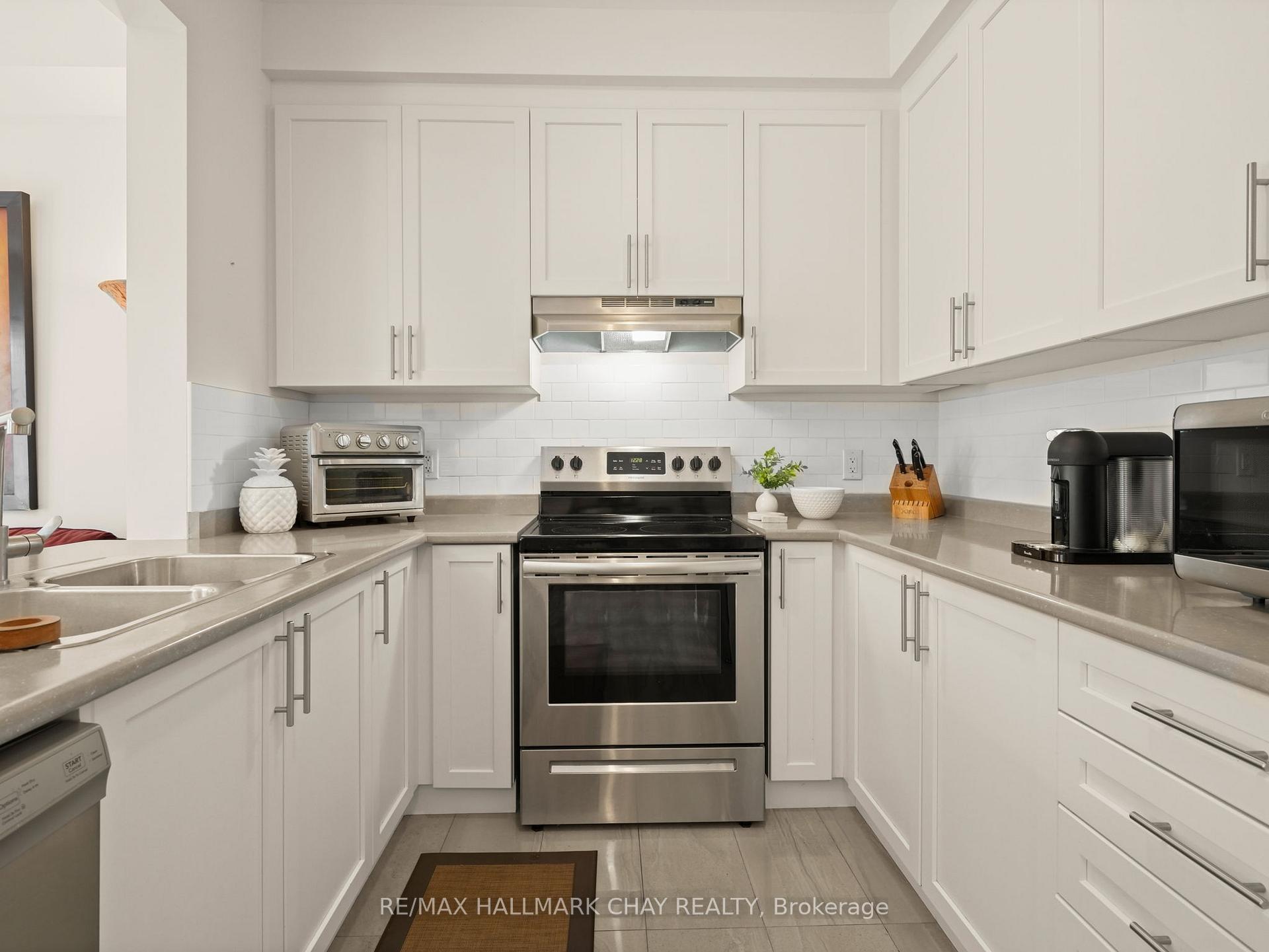 Photo 6 of 279 Atkinson Street, Clearview, Stayner — HOMEH