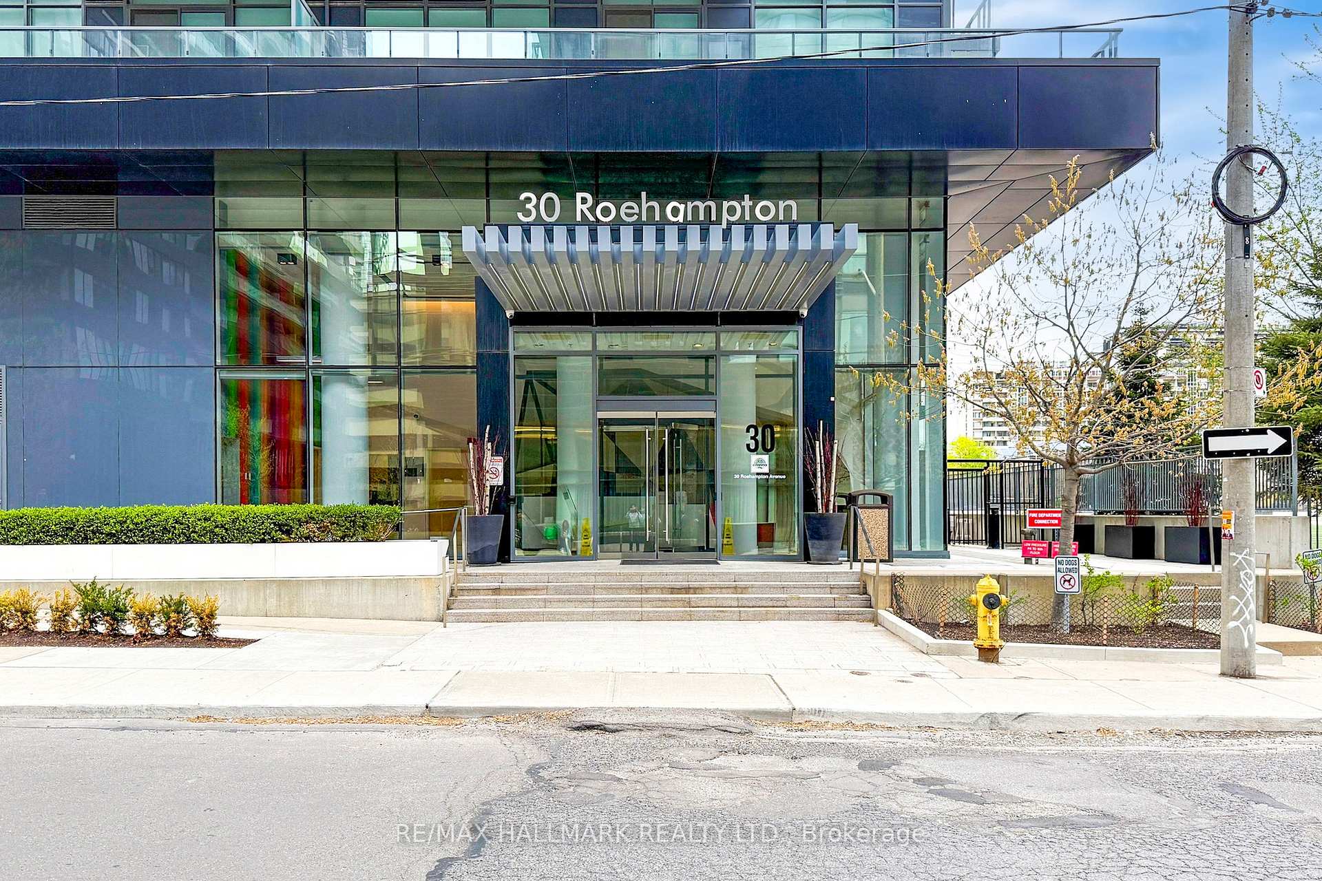 Photo 2 of Unit 418, 30 Roehampton Avenue, Toronto, Mount Pleasant West — HOMEH