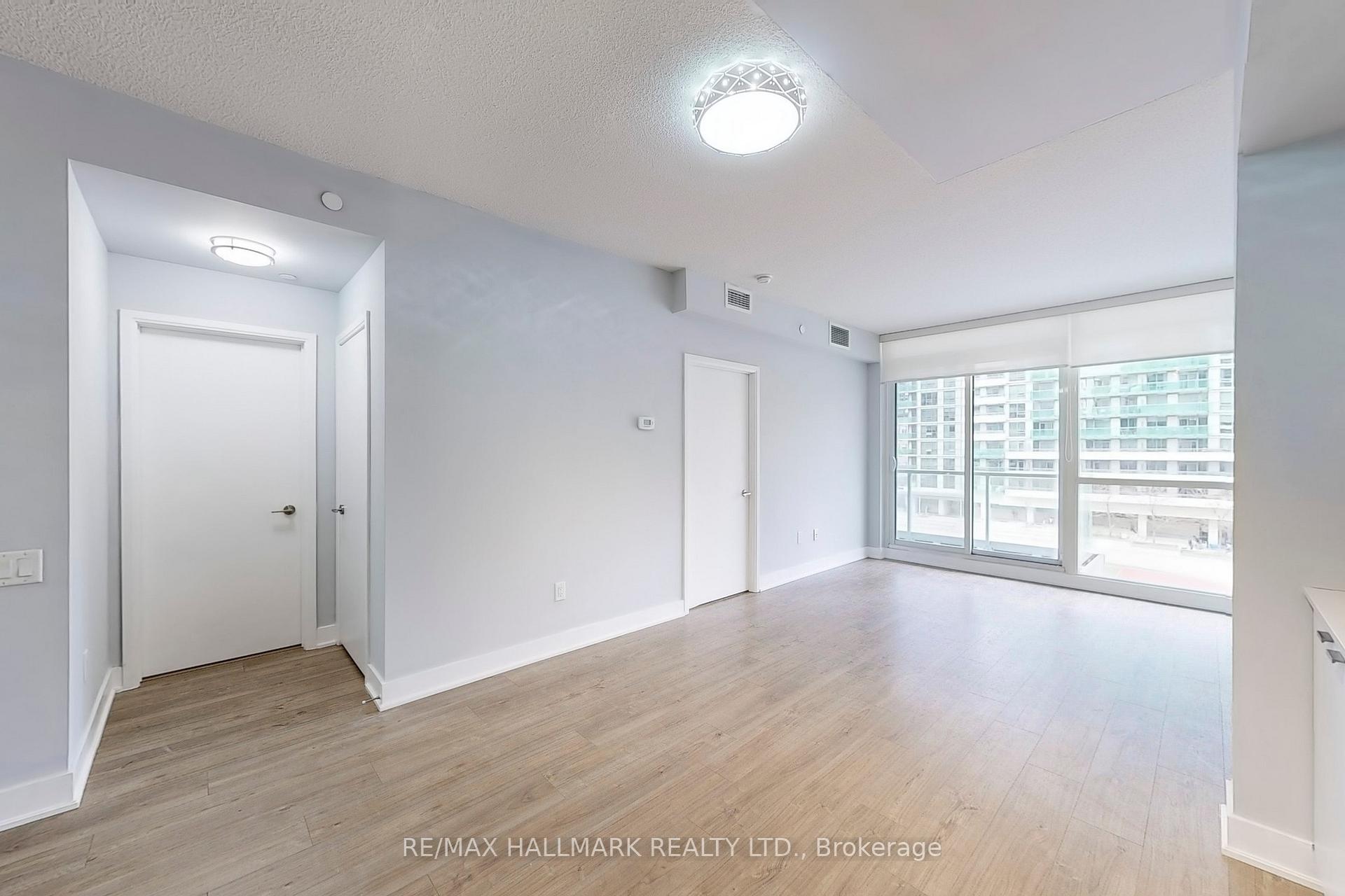 Photo 6 of Unit 418, 30 Roehampton Avenue, Toronto, Mount Pleasant West — HOMEH