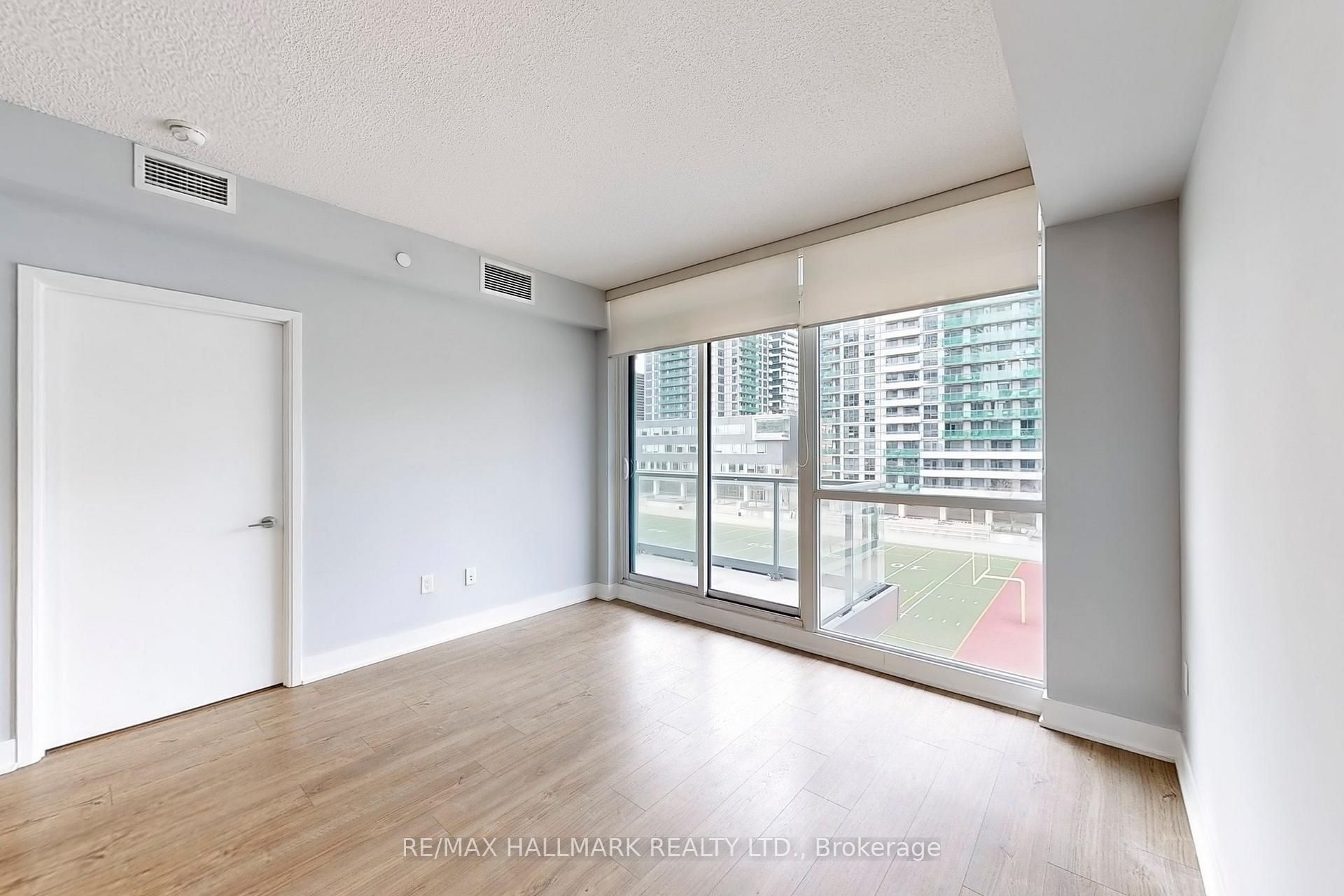 Photo 8 of Unit 418, 30 Roehampton Avenue, Toronto, Mount Pleasant West — HOMEH