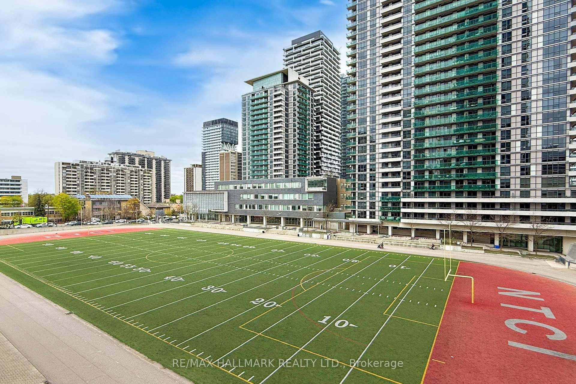 Photo 11 of Unit 418, 30 Roehampton Avenue, Toronto, Mount Pleasant West — HOMEH