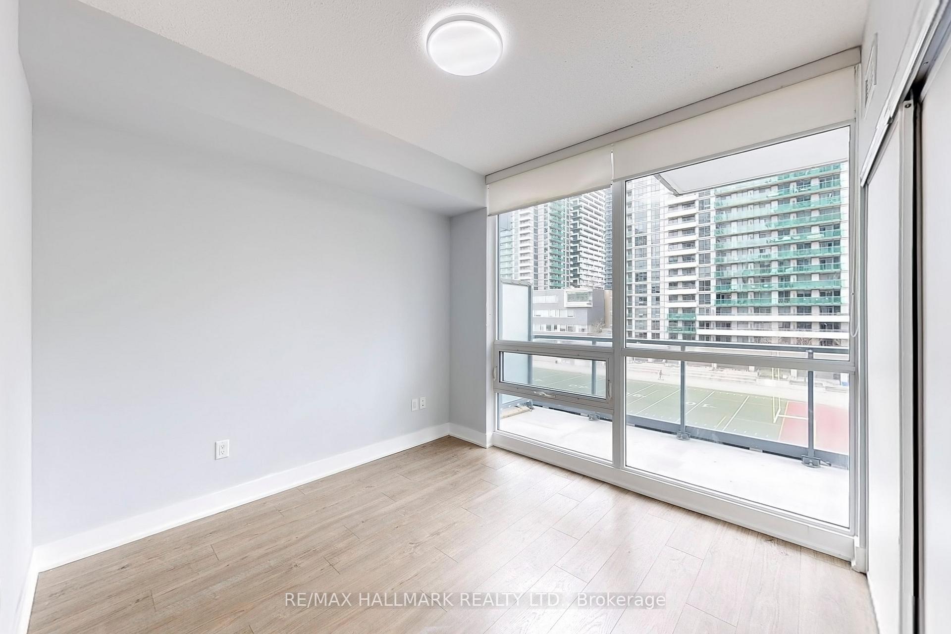 Photo 13 of Unit 418, 30 Roehampton Avenue, Toronto, Mount Pleasant West — HOMEH