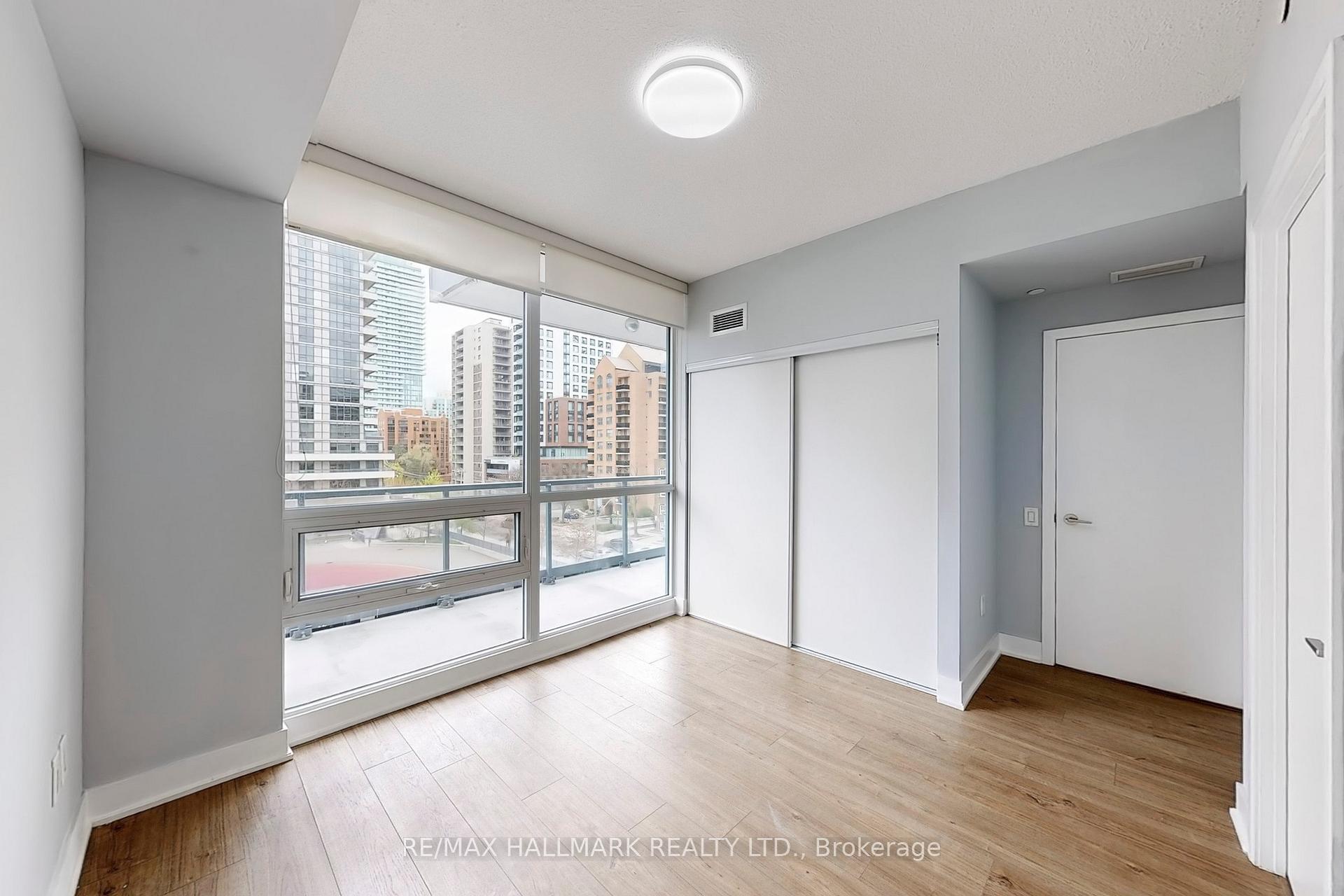 Photo 14 of Unit 418, 30 Roehampton Avenue, Toronto, Mount Pleasant West — HOMEH
