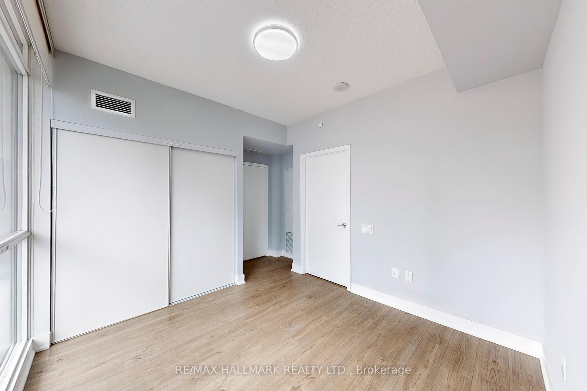 Photo 15 of Unit 418, 30 Roehampton Avenue, Toronto, Mount Pleasant West — HOMEH