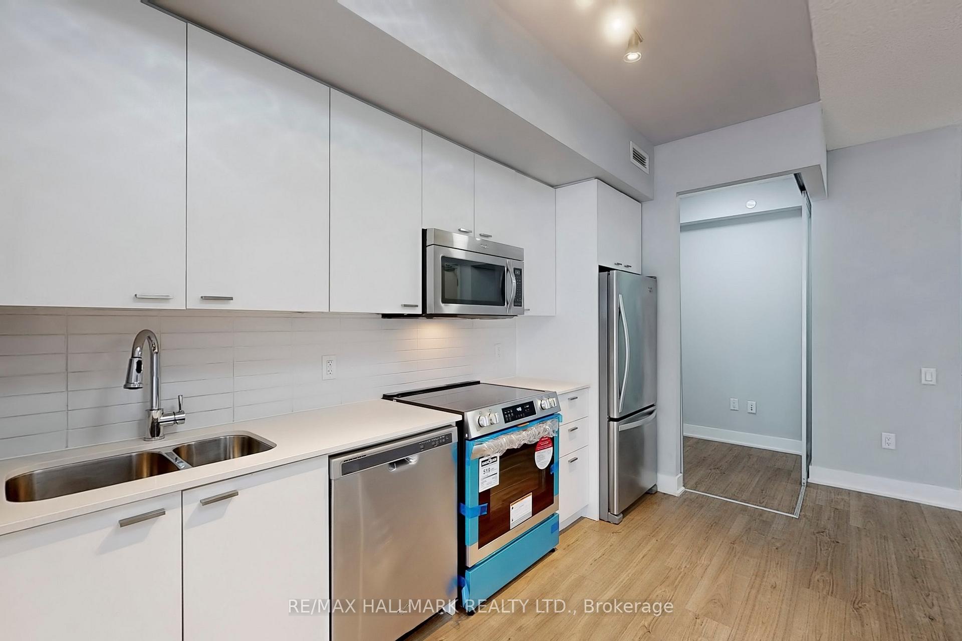 Photo 18 of Unit 418, 30 Roehampton Avenue, Toronto, Mount Pleasant West — HOMEH