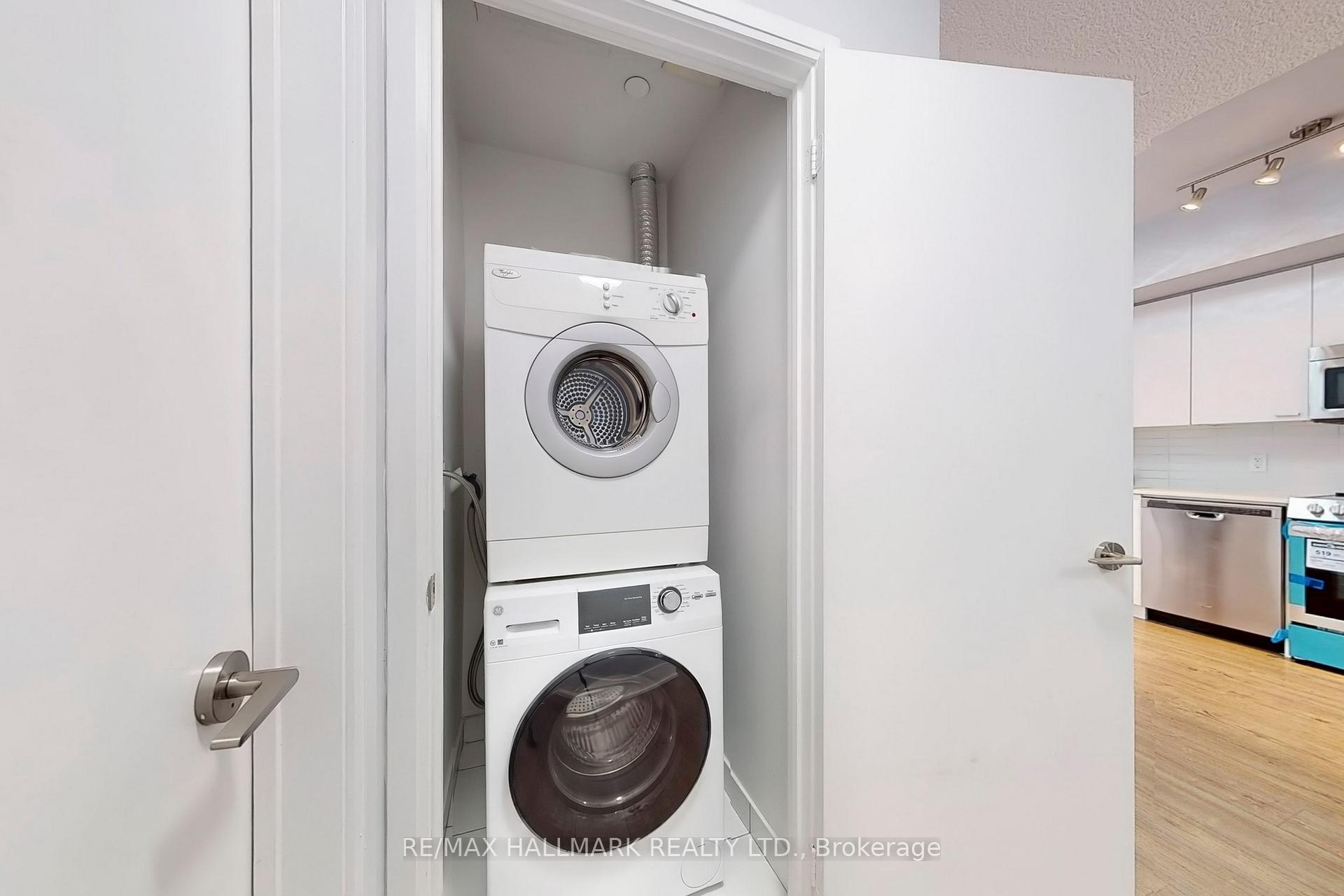 Photo 24 of Unit 418, 30 Roehampton Avenue, Toronto, Mount Pleasant West — HOMEH