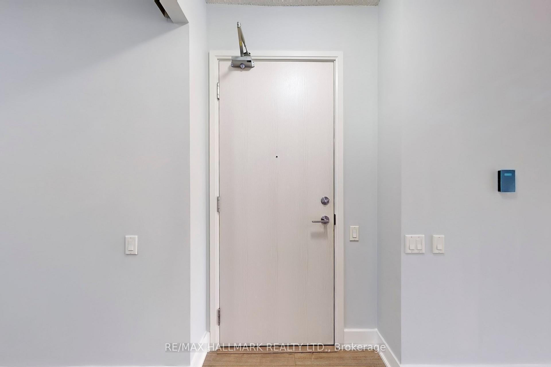 Photo 25 of Unit 418, 30 Roehampton Avenue, Toronto, Mount Pleasant West — HOMEH