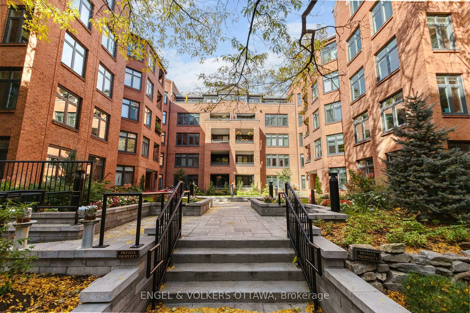 Front of Unit 206, 205 Somerset Street W