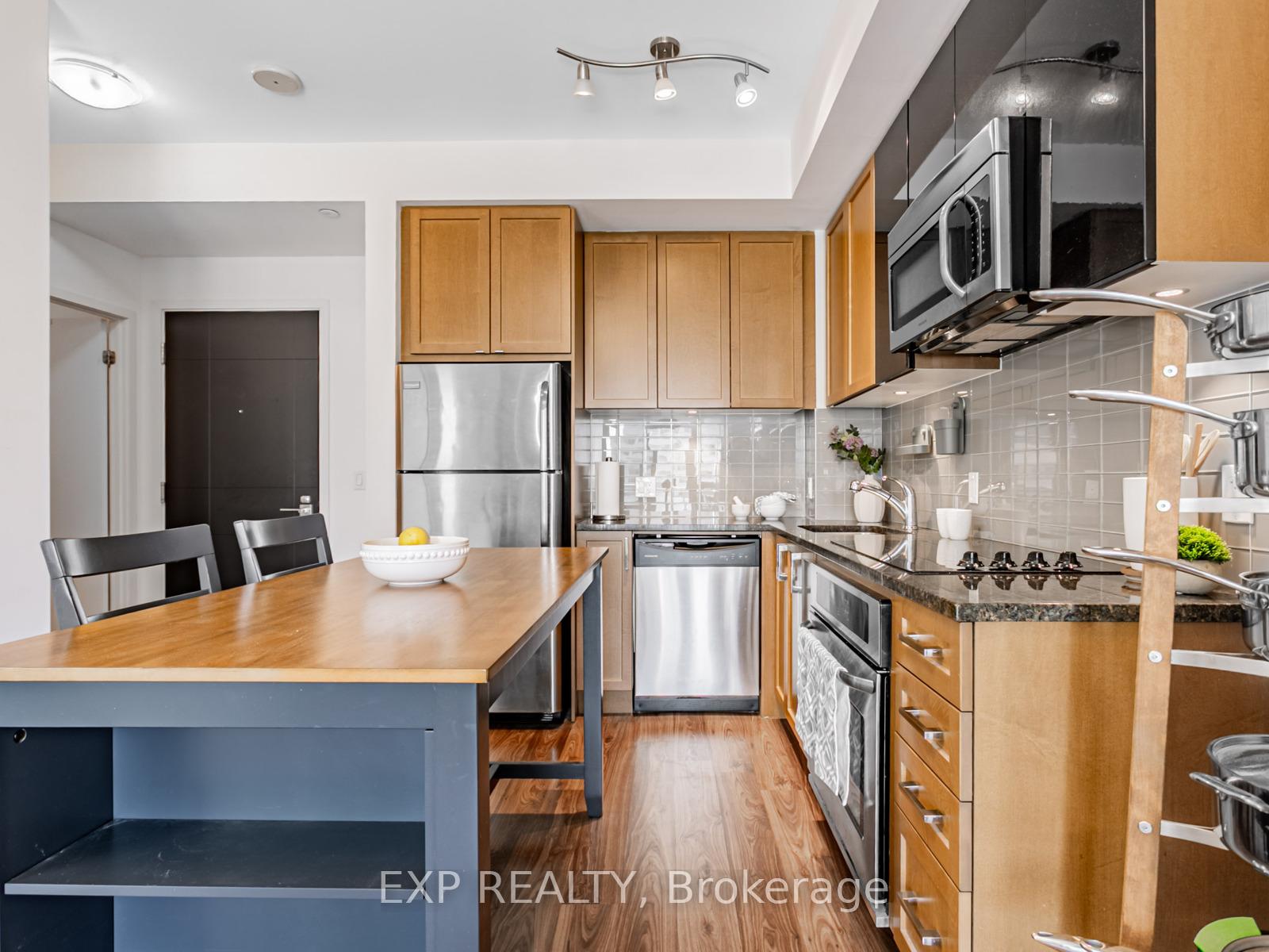 Photo 3 of Unit 1018, 98 Lillian Street, Toronto, Mount Pleasant West — HOMEH