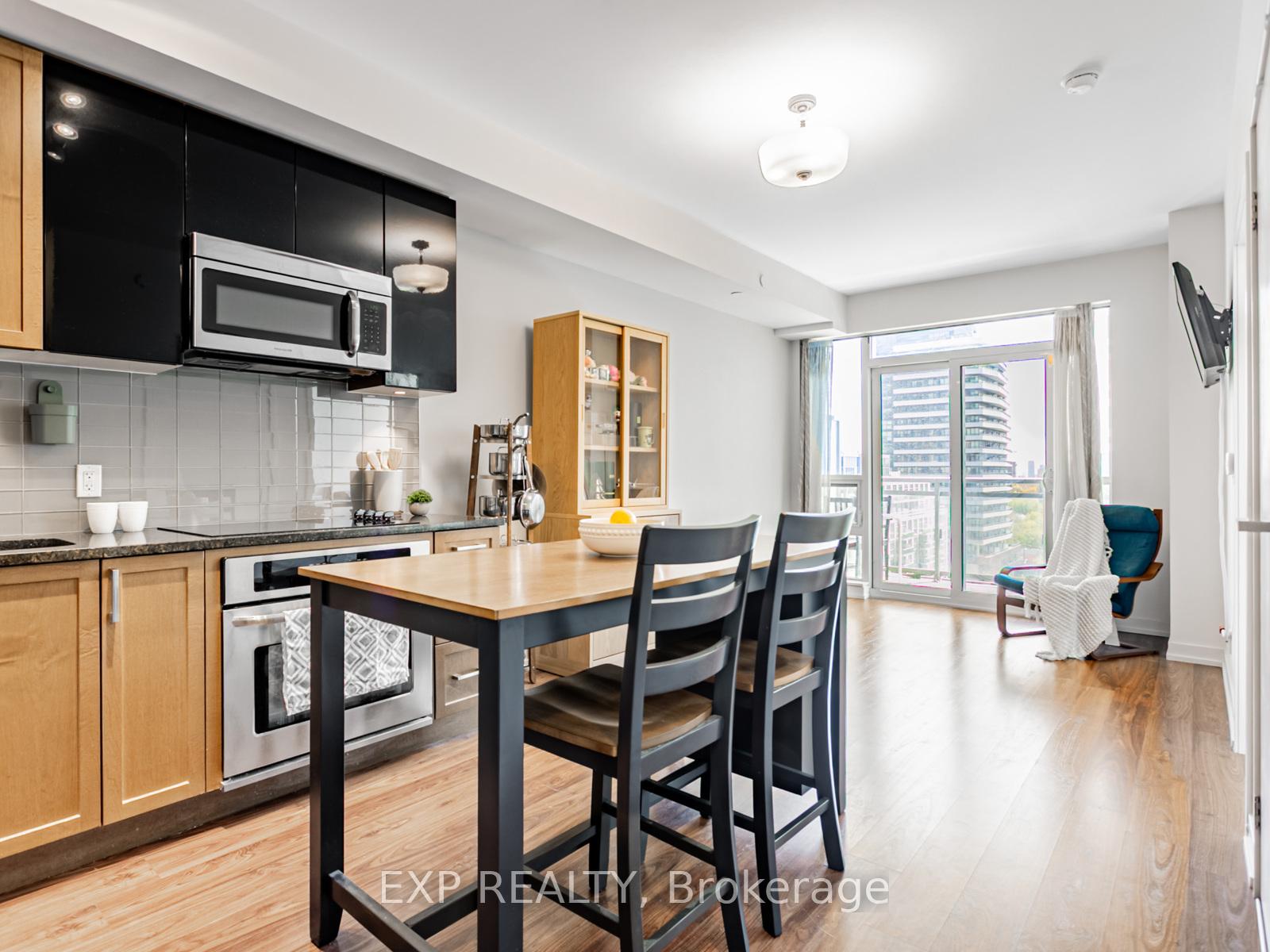 Photo 7 of Unit 1018, 98 Lillian Street, Toronto, Mount Pleasant West — HOMEH