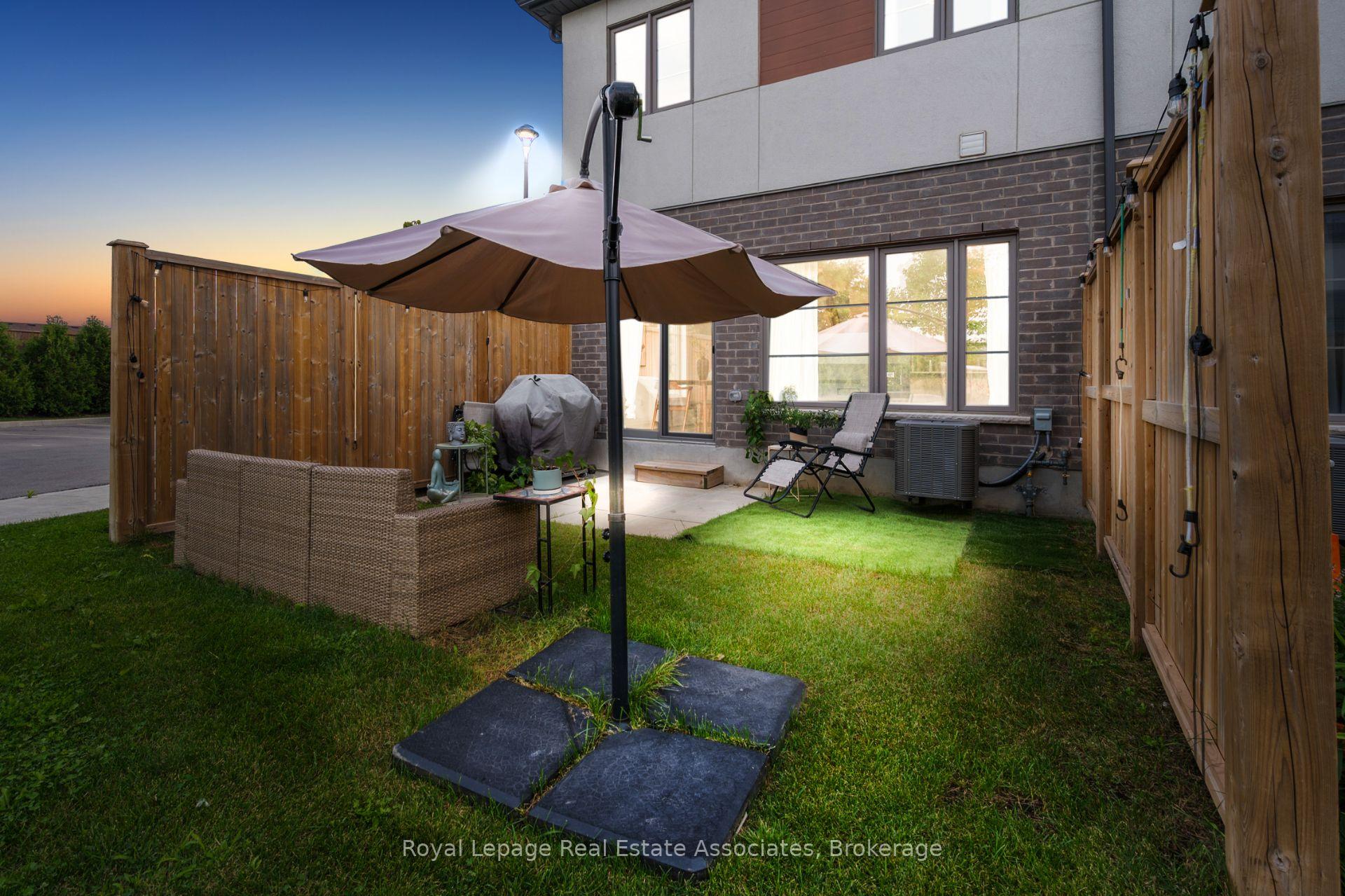 Photo 3 of 26 Steele Crescent, Guelph, St. Patrick's Ward — HOMEH