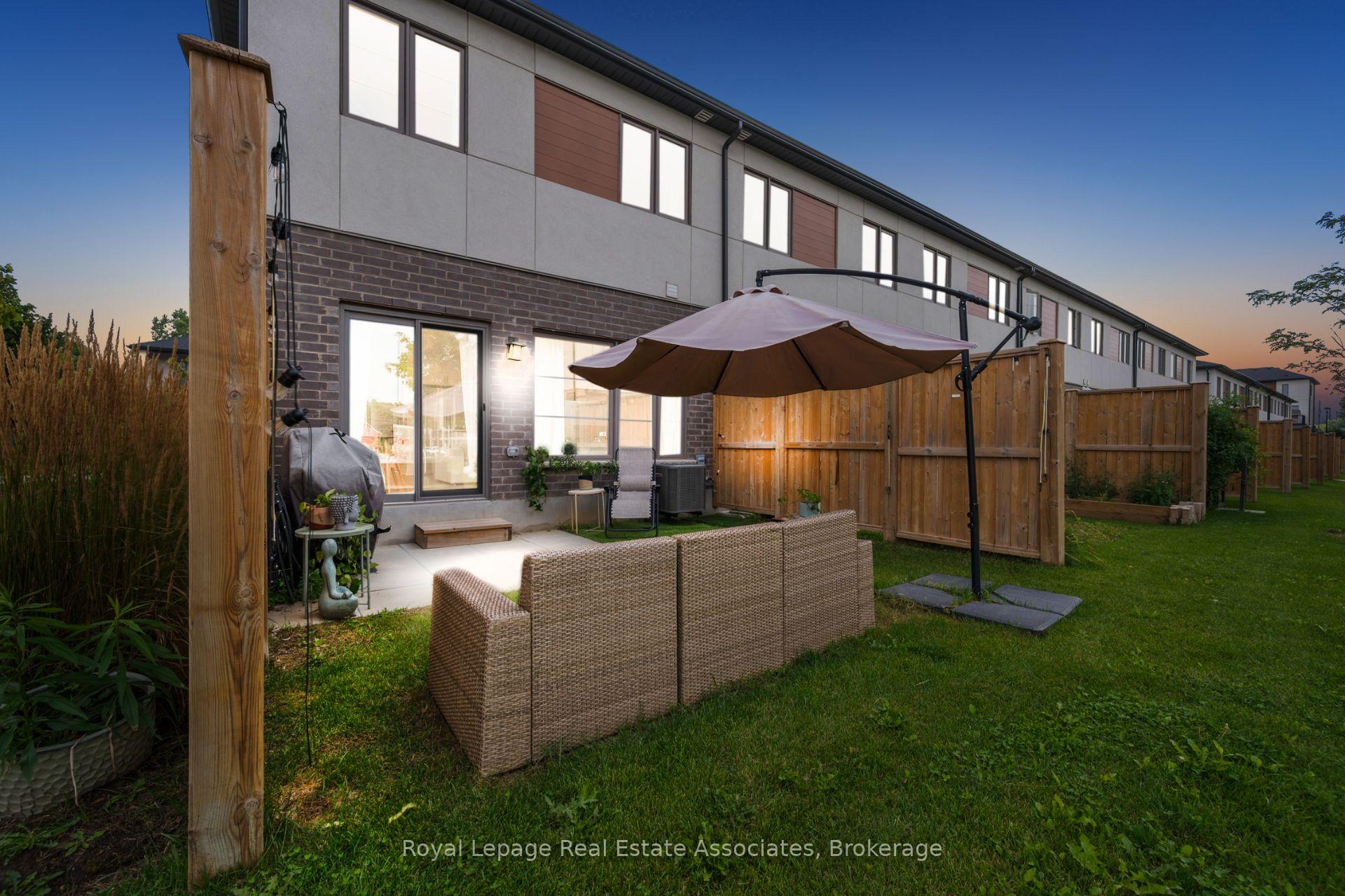 Photo 5 of 26 Steele Crescent, Guelph, St. Patrick's Ward — HOMEH