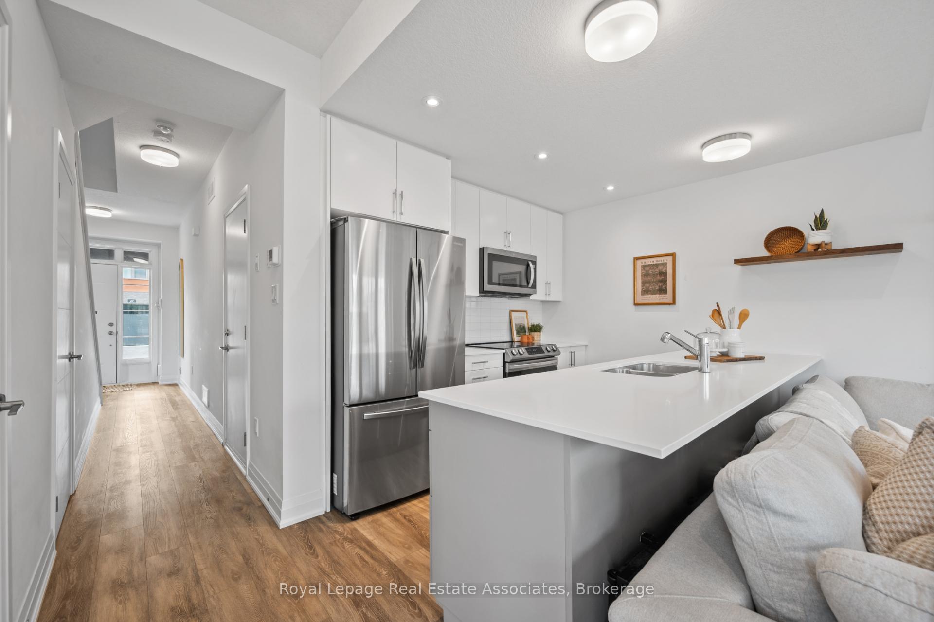 Photo 9 of 26 Steele Crescent, Guelph, St. Patrick's Ward — HOMEH