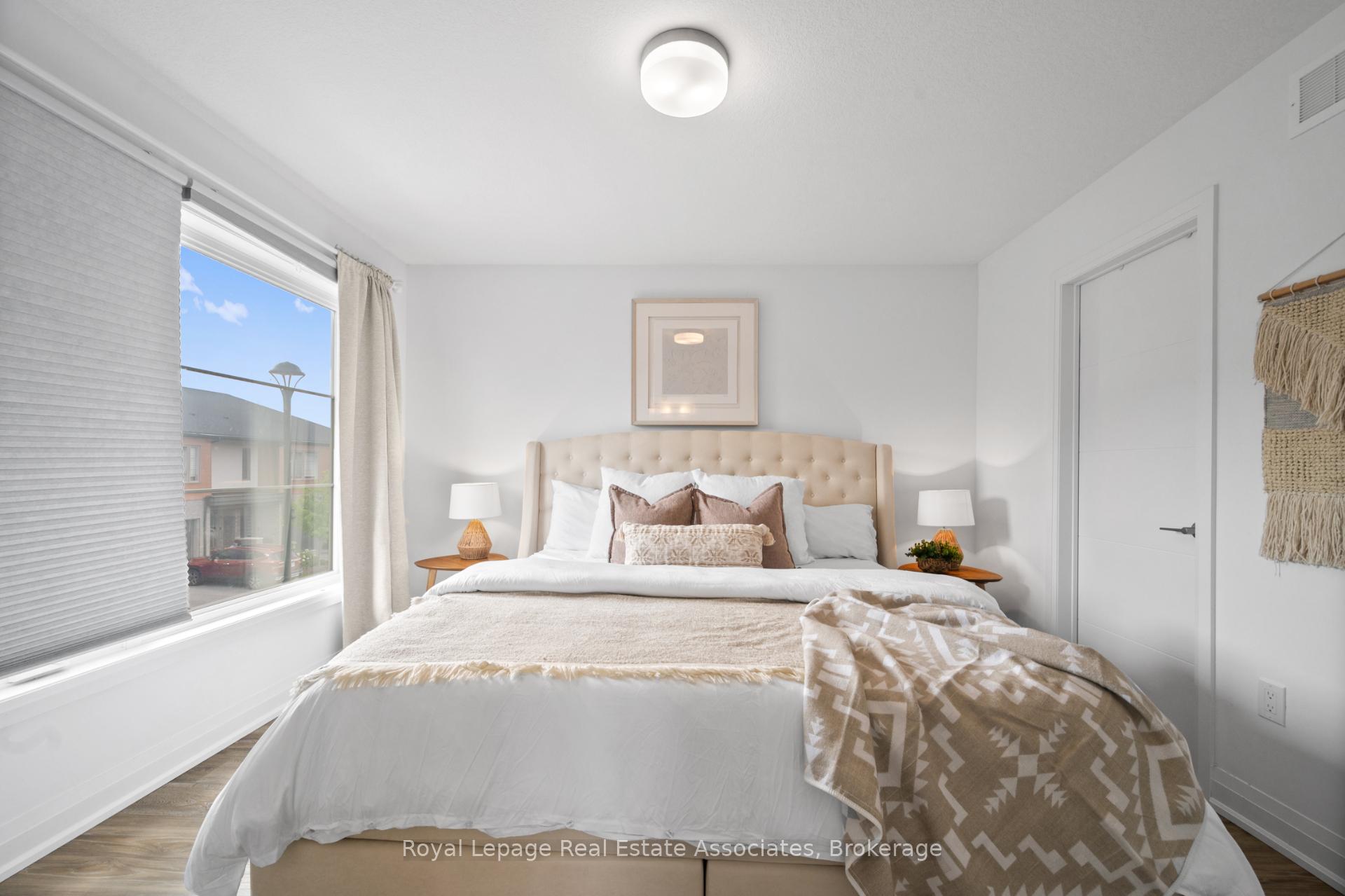 Photo 23 of 26 Steele Crescent, Guelph, St. Patrick's Ward — HOMEH