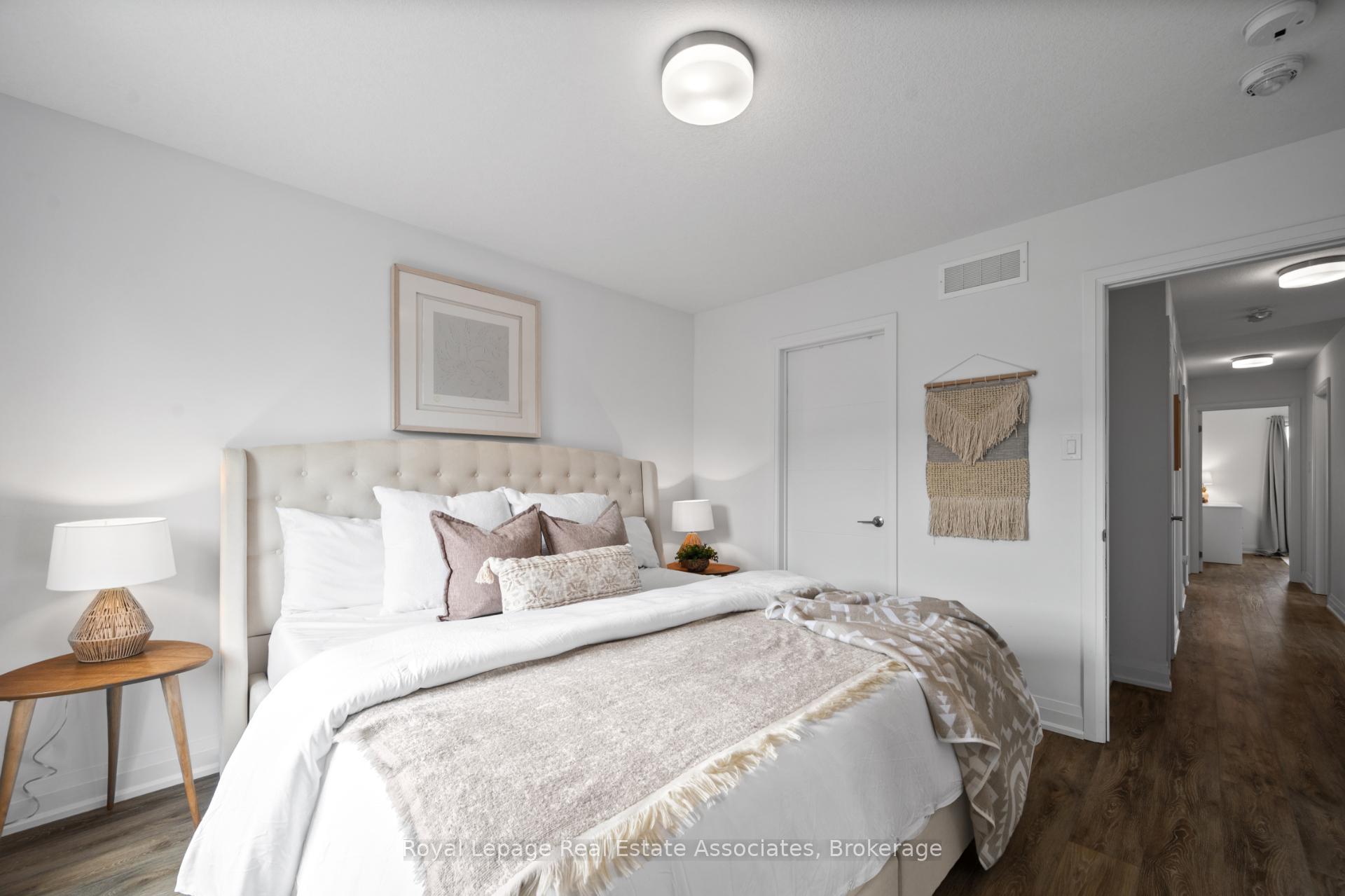 Photo 24 of 26 Steele Crescent, Guelph, St. Patrick's Ward — HOMEH