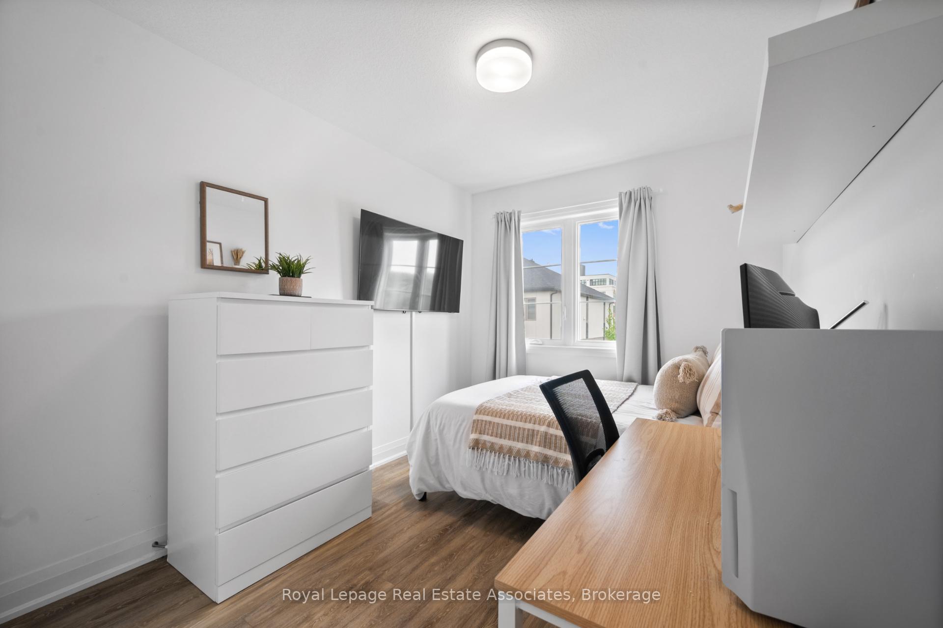 Photo 27 of 26 Steele Crescent, Guelph, St. Patrick's Ward — HOMEH