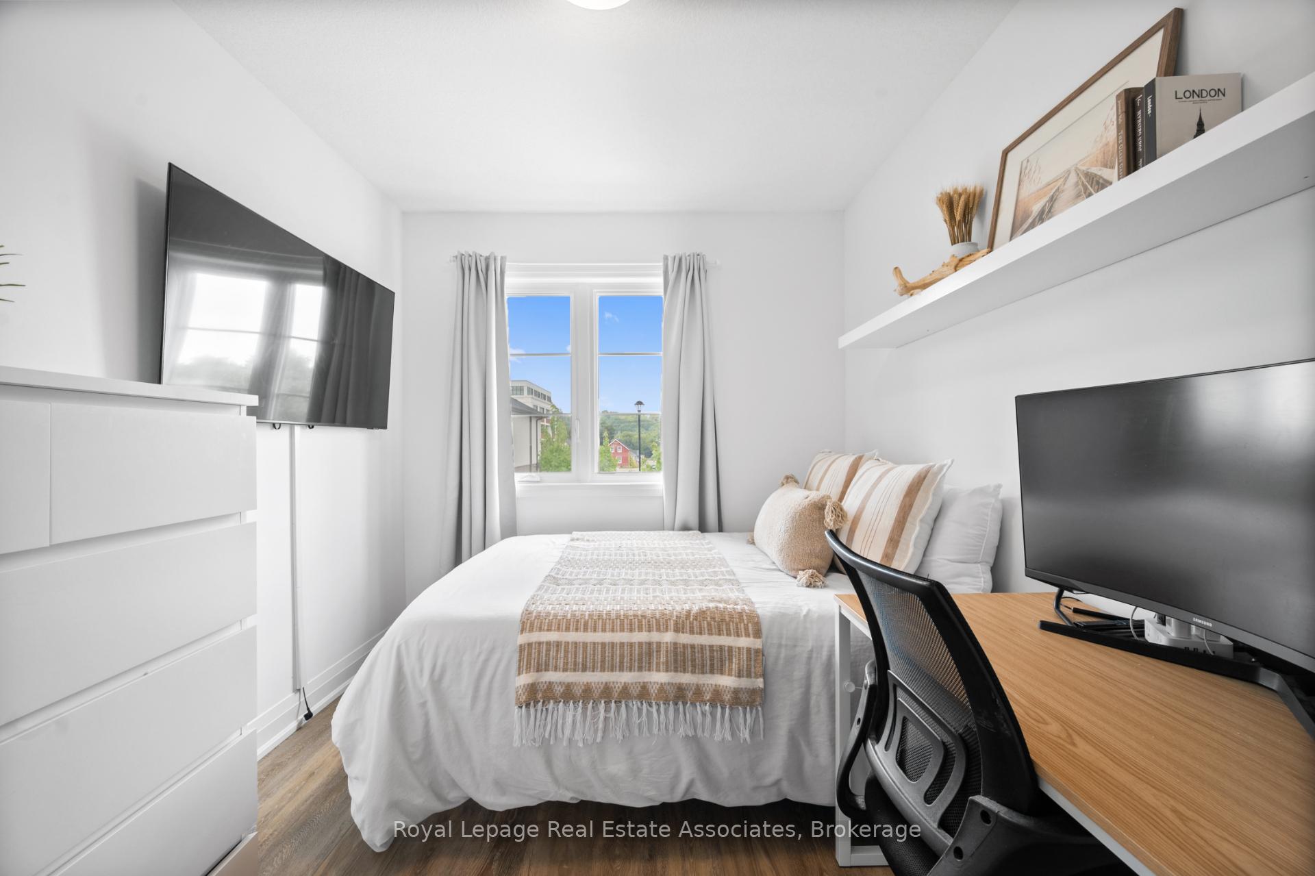 Photo 28 of 26 Steele Crescent, Guelph, St. Patrick's Ward — HOMEH
