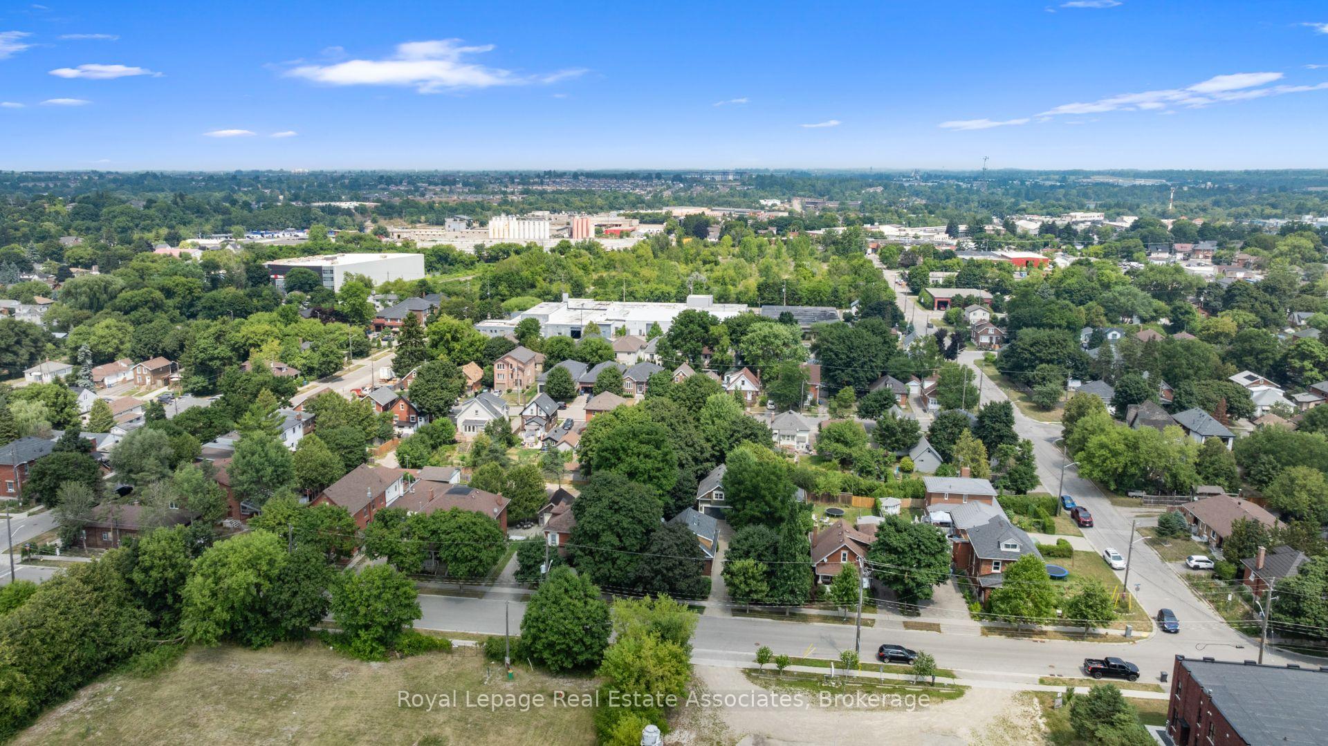 Photo 30 of 26 Steele Crescent, Guelph, St. Patrick's Ward — HOMEH