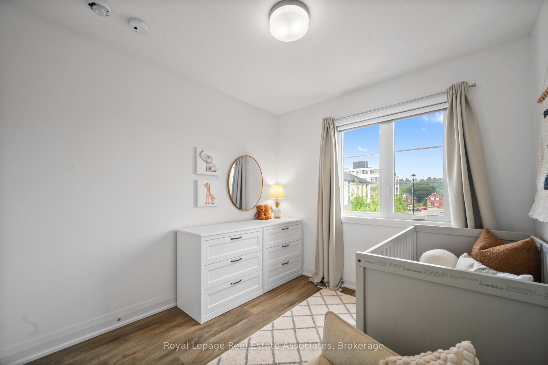 Photo 31 of 26 Steele Crescent, Guelph, St. Patrick's Ward — HOMEH