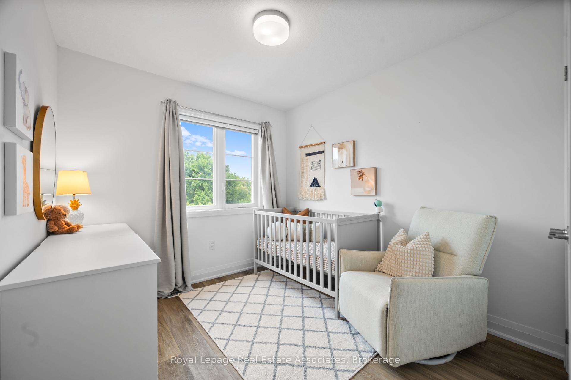 Photo 32 of 26 Steele Crescent, Guelph, St. Patrick's Ward — HOMEH