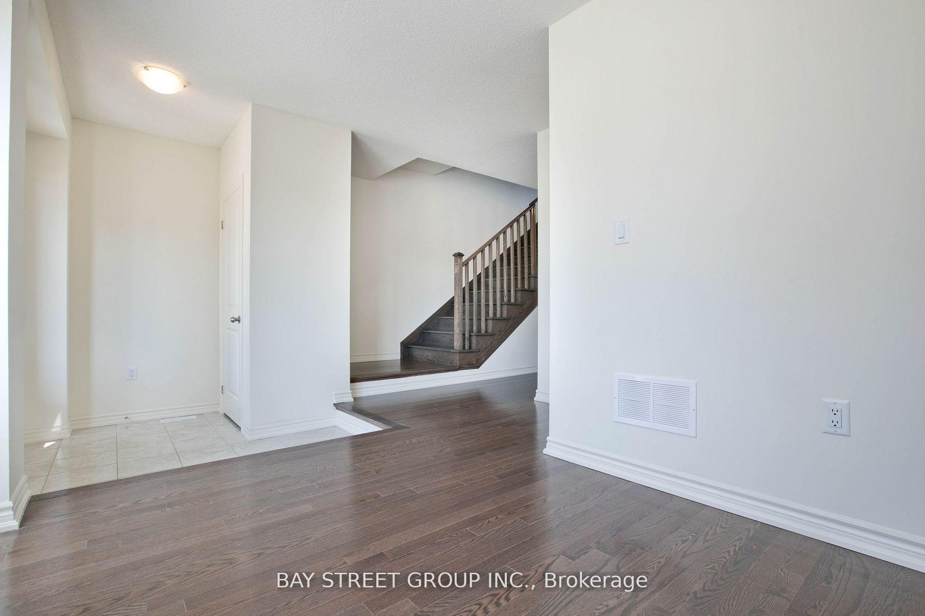 Photo 6 of 533 Danks Ridge Drive, Ajax, South East — HOMEH