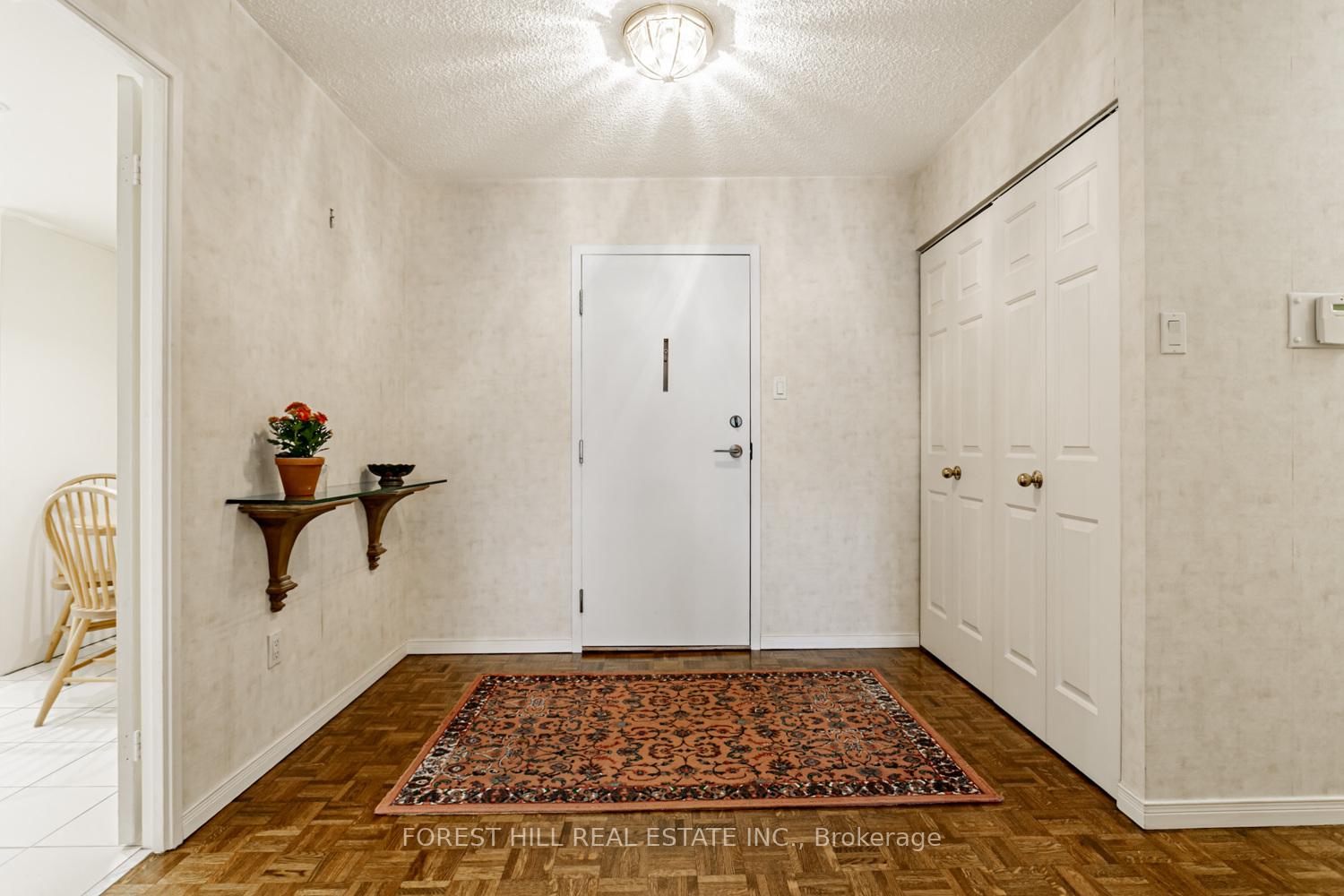 Photo 2 of Unit 307, 18 Lower Village Gate, Toronto, Forest Hill South — HOMEH