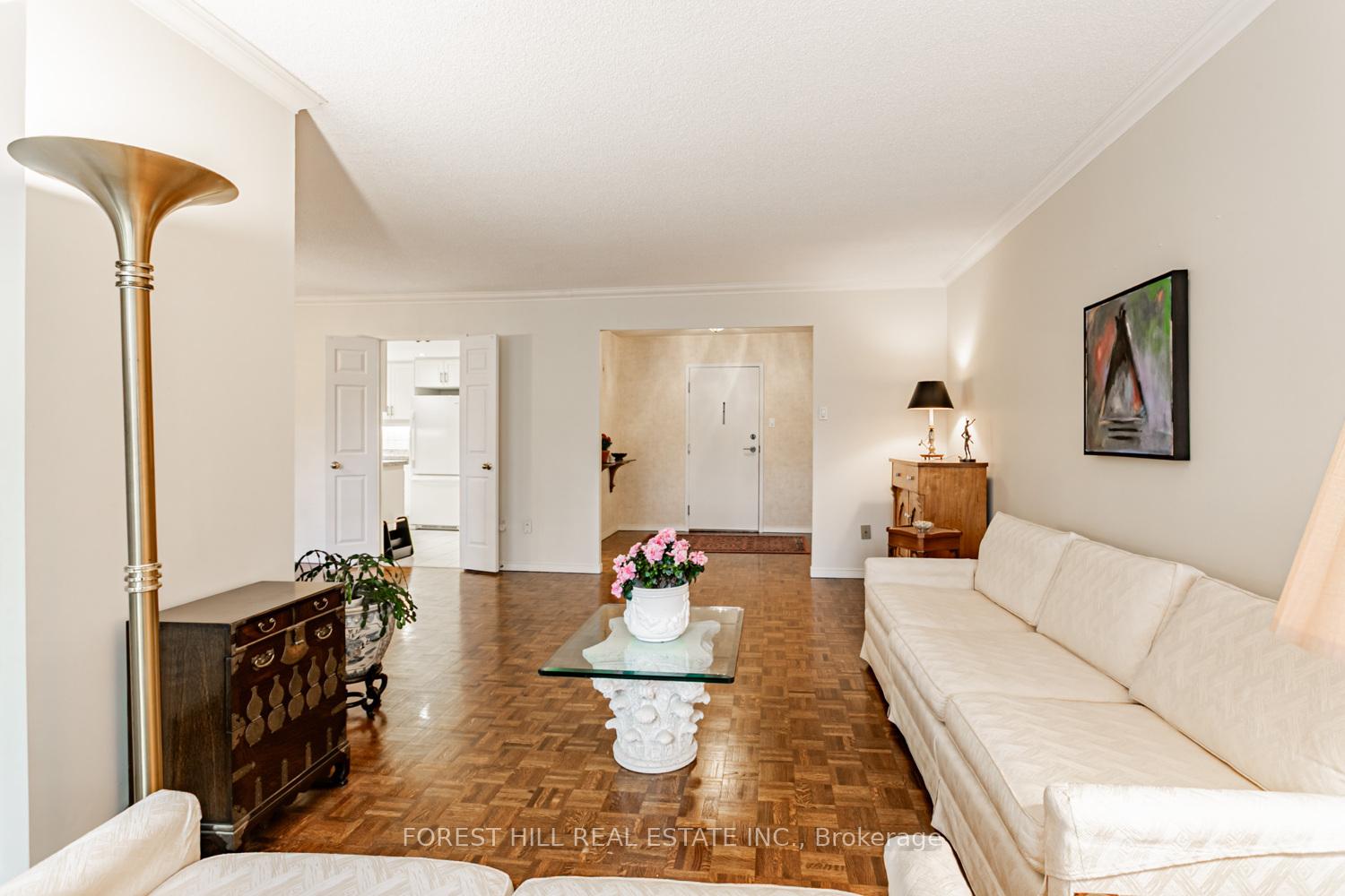 Photo 3 of Unit 307, 18 Lower Village Gate, Toronto, Forest Hill South — HOMEH