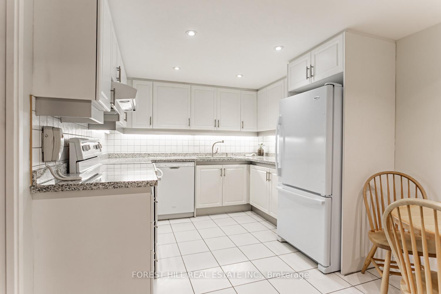 Photo 9 of Unit 307, 18 Lower Village Gate, Toronto, Forest Hill South — HOMEH