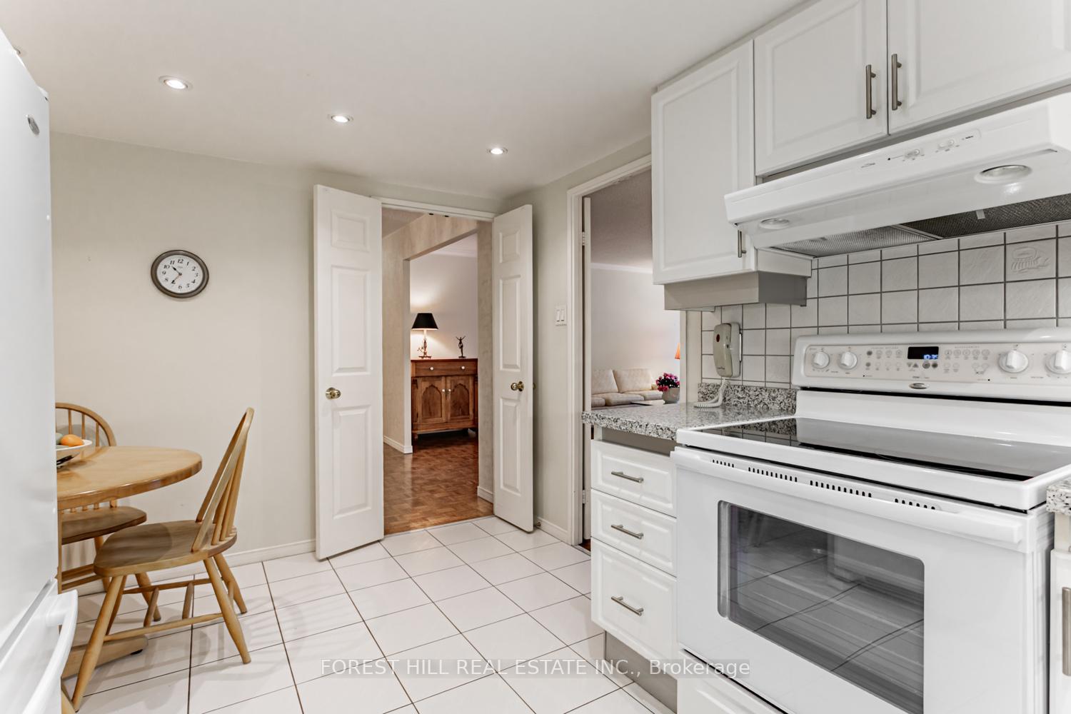 Photo 10 of Unit 307, 18 Lower Village Gate, Toronto, Forest Hill South — HOMEH
