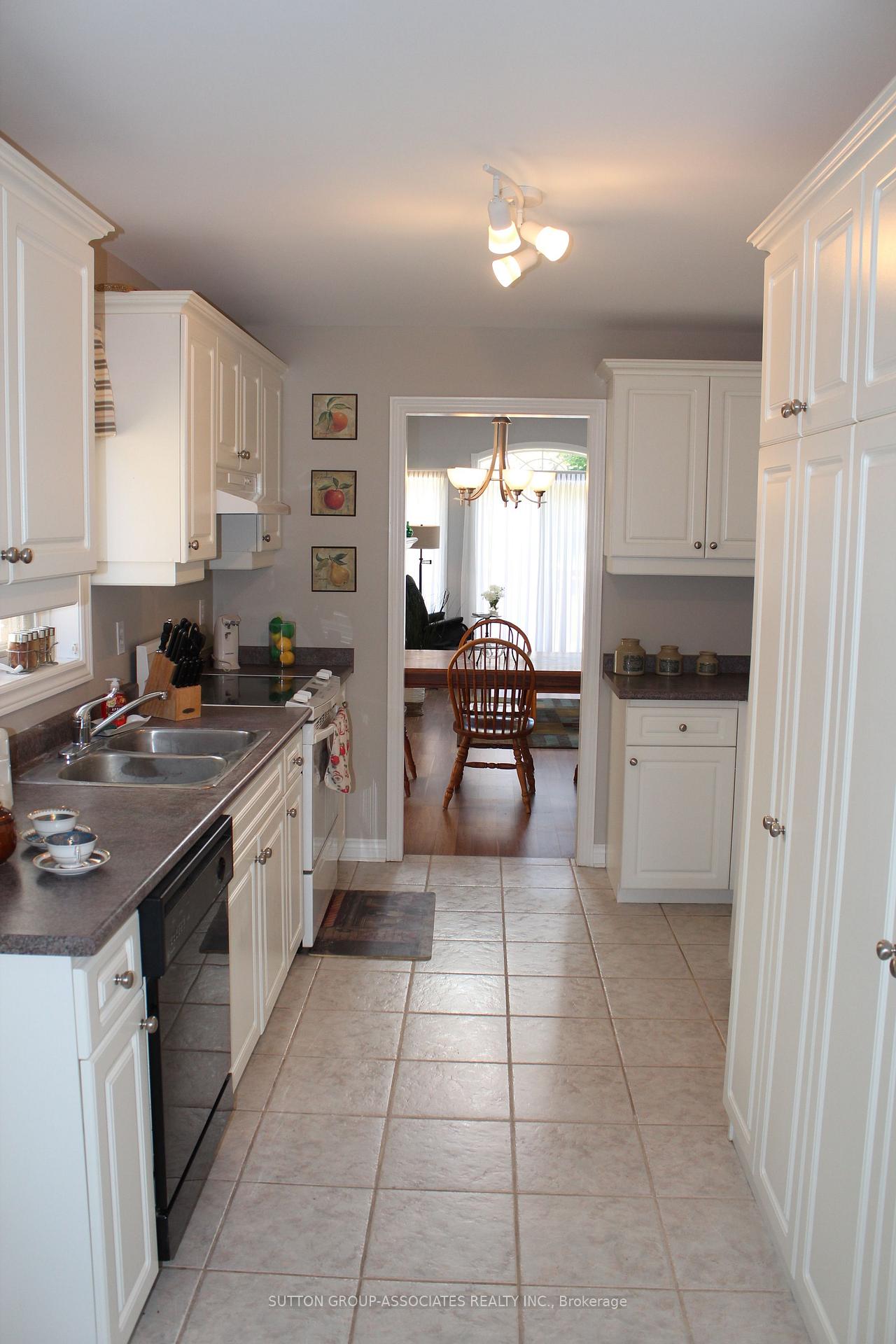 Photo 5 of Unit 7, 13 Sunset Boulevard, New Tecumseth, Rural New Tecumseth — HOMEH