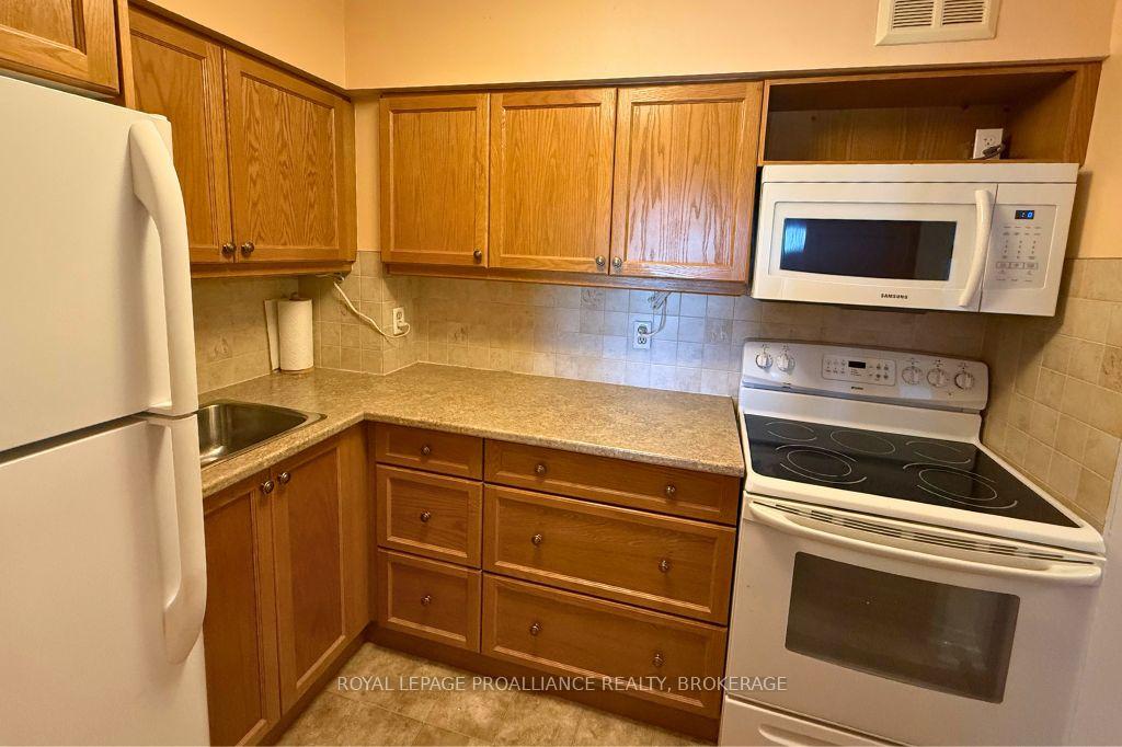 Photo 7 of Unit 611, 745 Davis Drive, Kingston, East Gardiners Rd — HOMEH