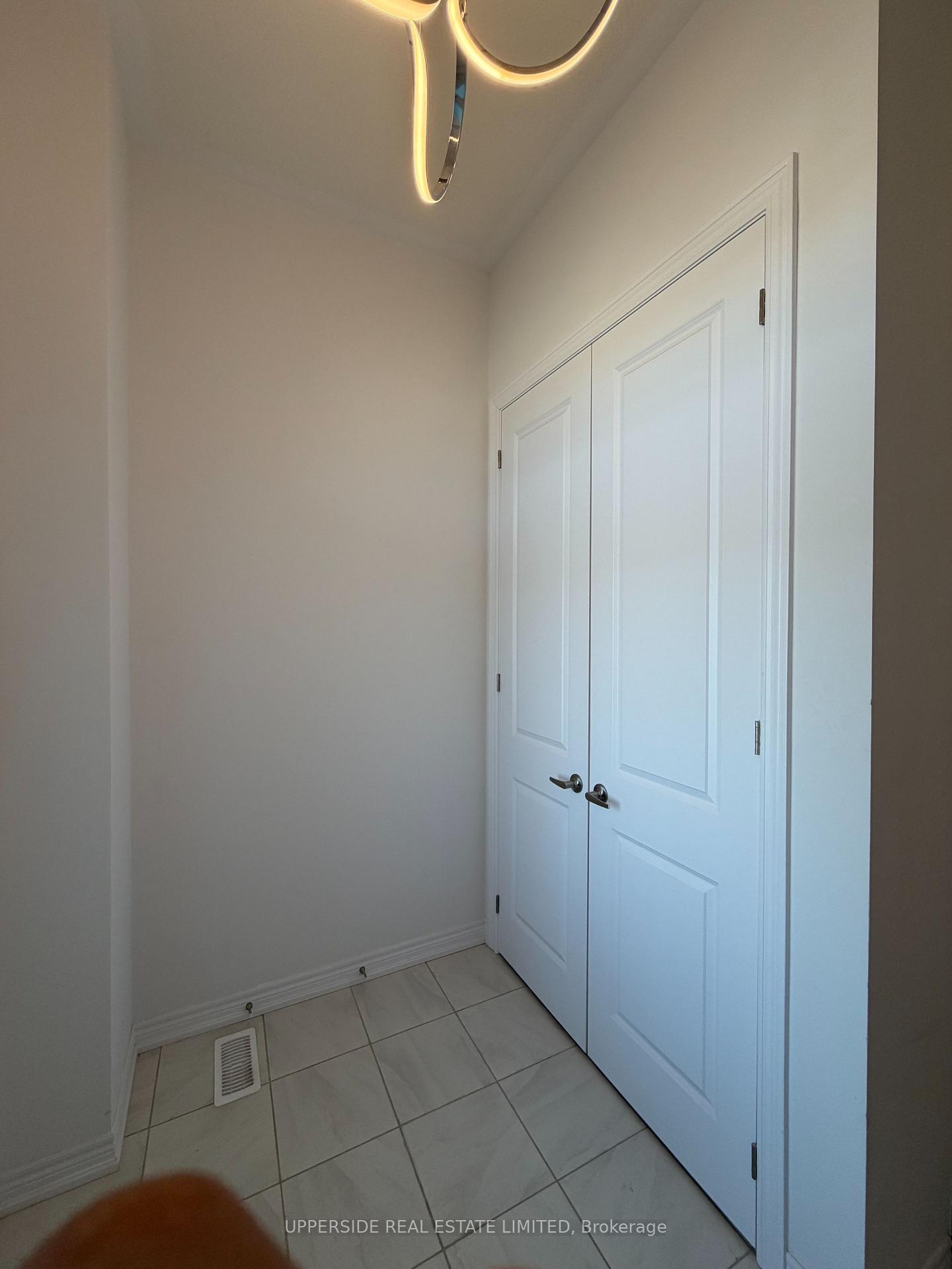 Photo 3 of 87 Milady Crescent, Barrie, Rural Barrie Southeast — HOMEH
