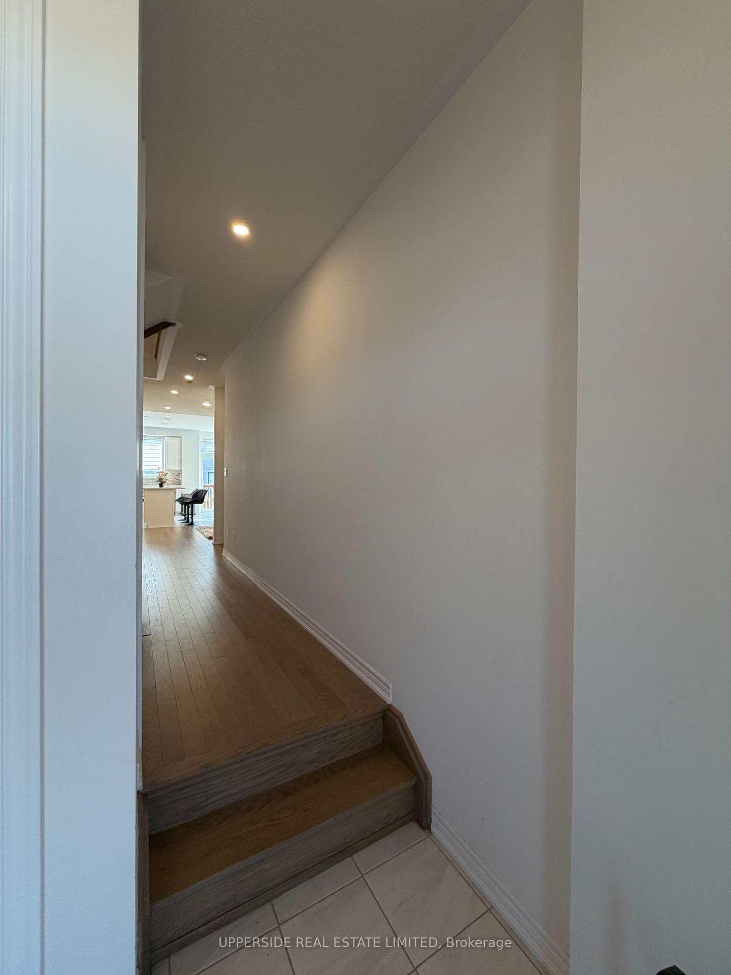 Photo 4 of 87 Milady Crescent, Barrie, Rural Barrie Southeast — HOMEH