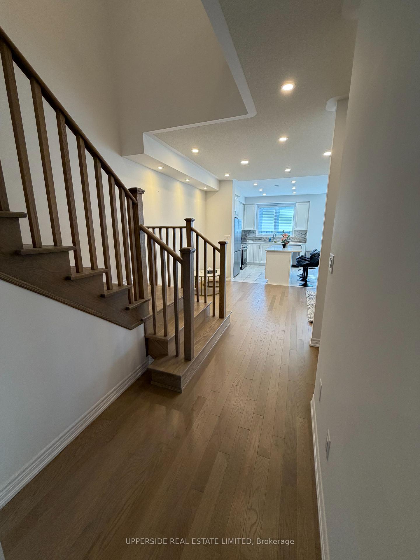 Photo 6 of 87 Milady Crescent, Barrie, Rural Barrie Southeast — HOMEH