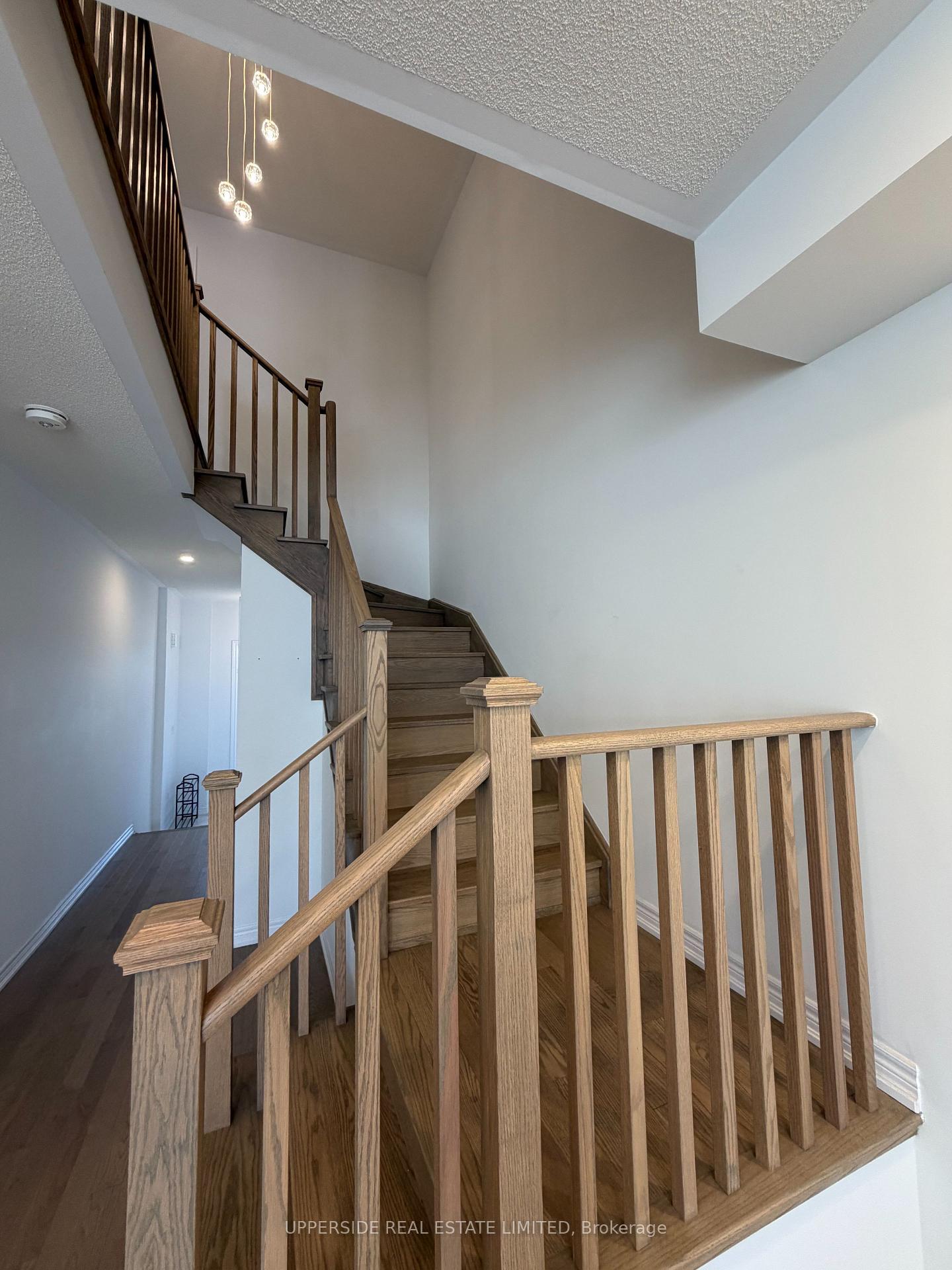 Photo 10 of 87 Milady Crescent, Barrie, Rural Barrie Southeast — HOMEH