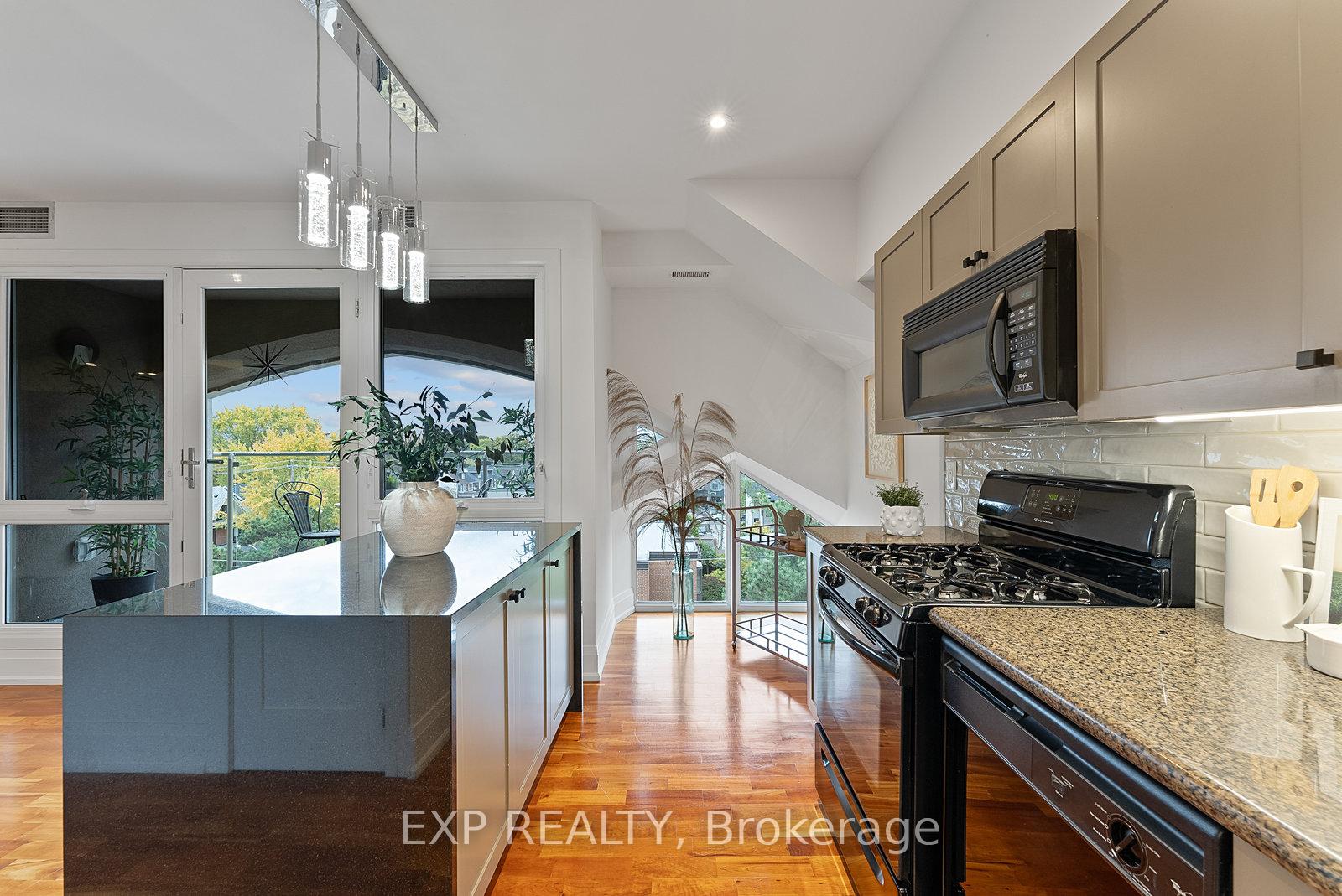 Photo 16 of Unit 305, 660 Pape Avenue, Toronto, North Riverdale — HOMEH