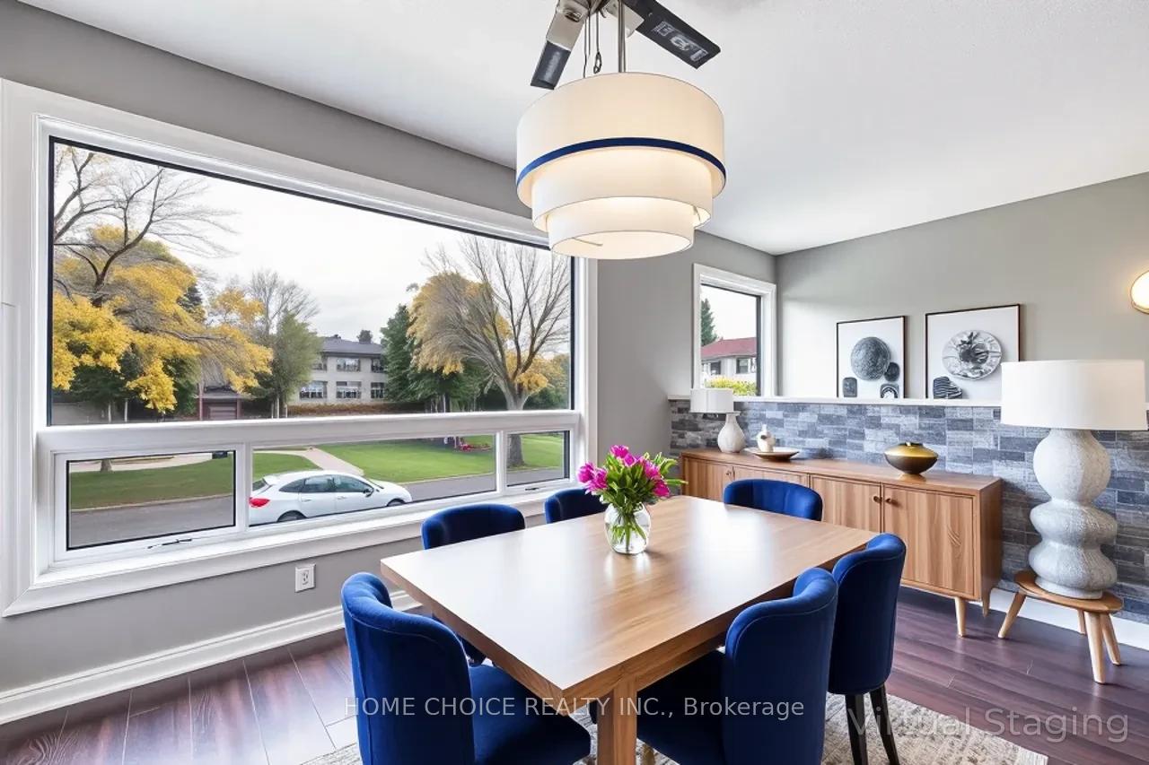 Photo 5 of 51 Park Lane Circle E, Clarington, Bowmanville — HOMEH