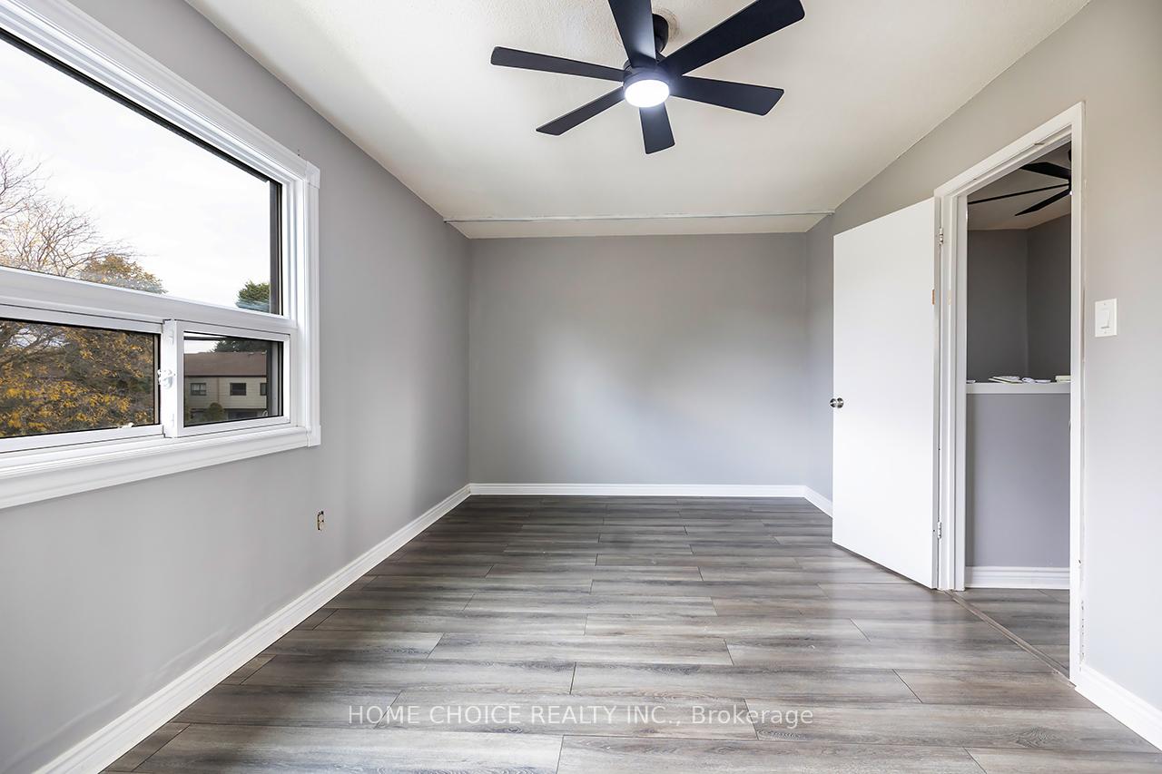 Photo 7 of 51 Park Lane Circle E, Clarington, Bowmanville — HOMEH