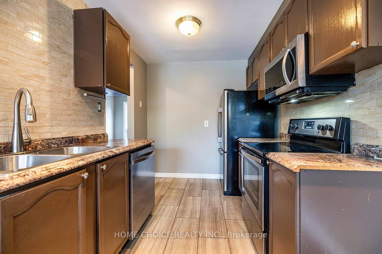 Photo 11 of 51 Park Lane Circle E, Clarington, Bowmanville — HOMEH