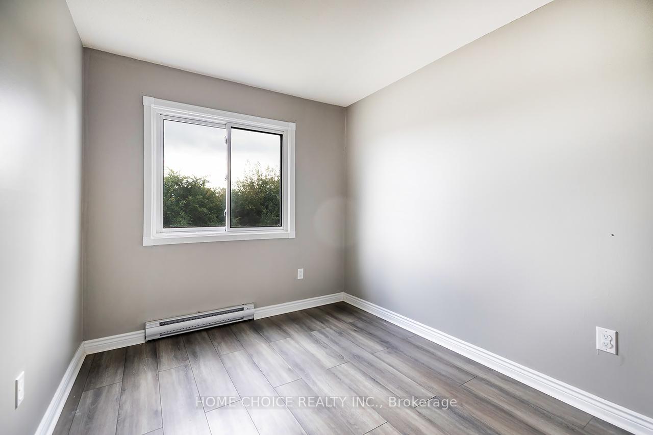 Photo 19 of 51 Park Lane Circle E, Clarington, Bowmanville — HOMEH