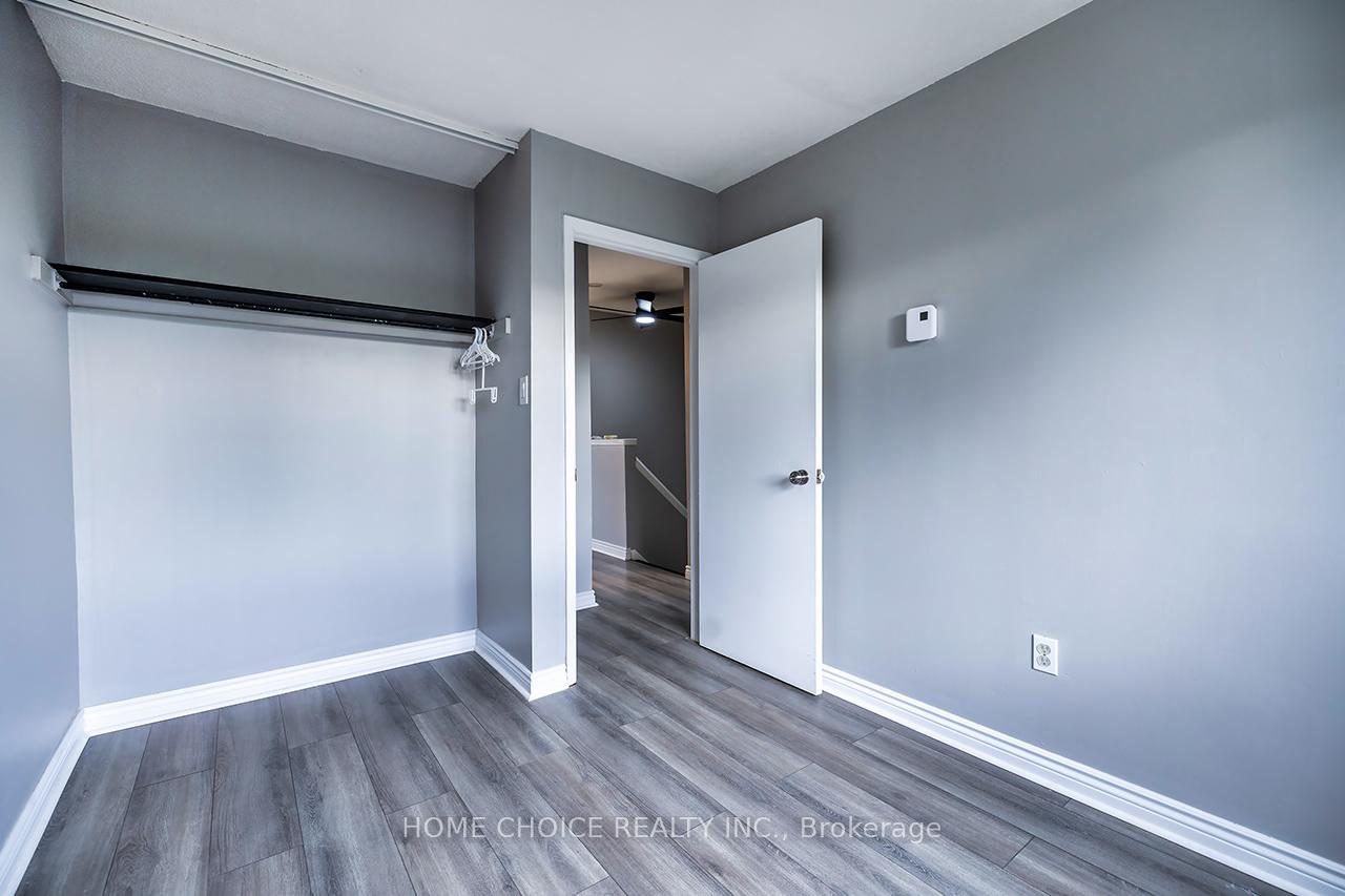 Photo 20 of 51 Park Lane Circle E, Clarington, Bowmanville — HOMEH