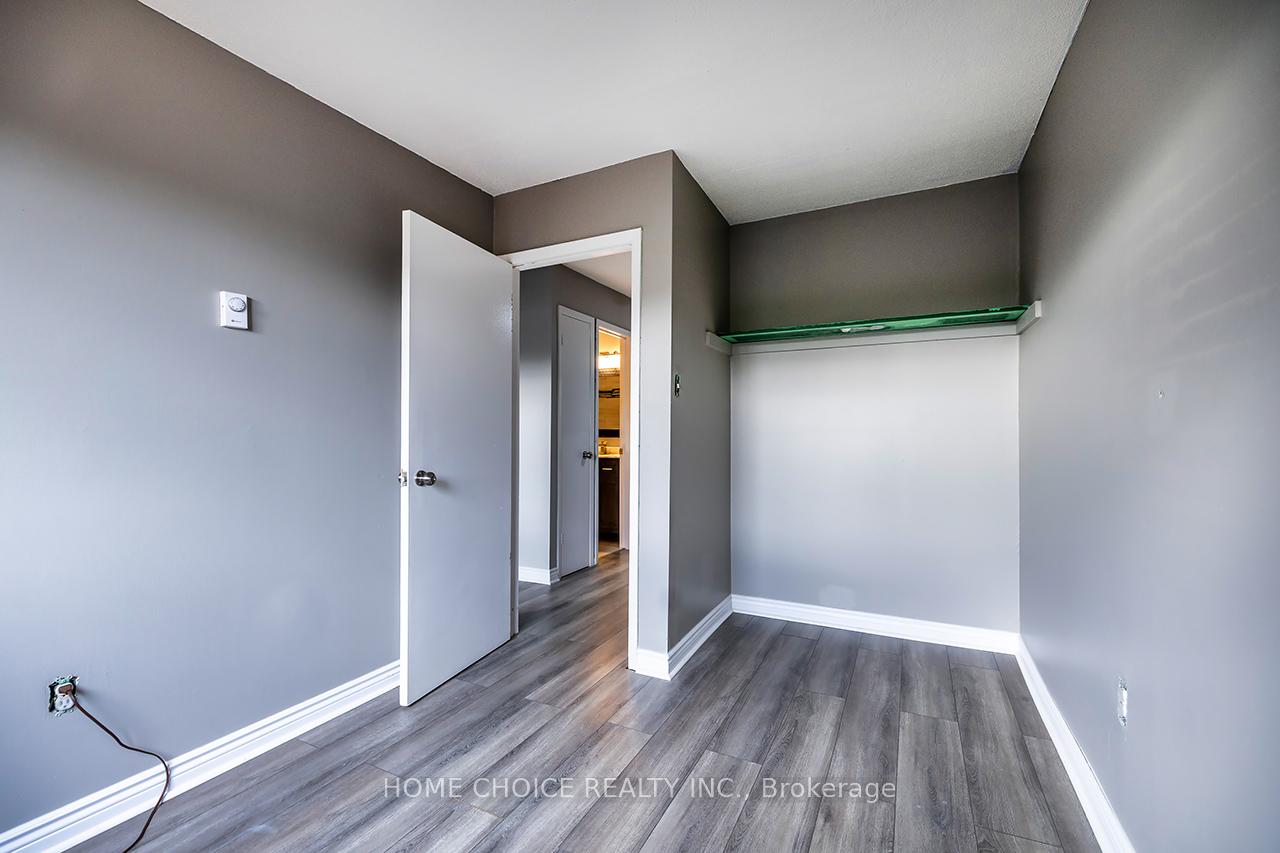 Photo 22 of 51 Park Lane Circle E, Clarington, Bowmanville — HOMEH