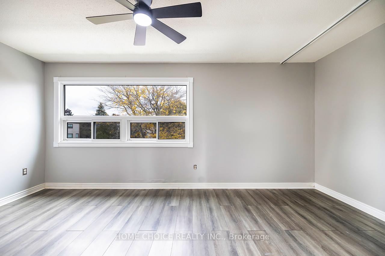 Photo 25 of 51 Park Lane Circle E, Clarington, Bowmanville — HOMEH